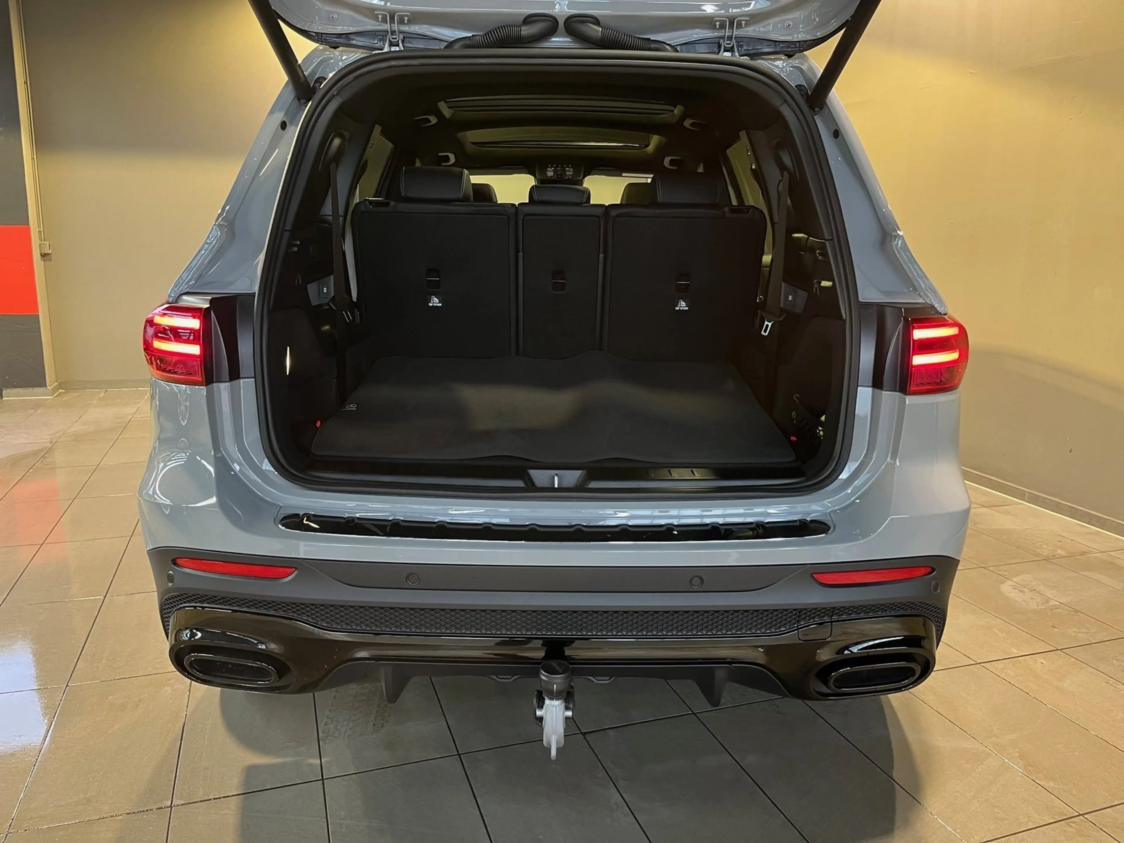 Mercedes-Benz GLB 220 d 4M AMG Night Pano/7Sitz/AHK/Distr./20" — photo 3