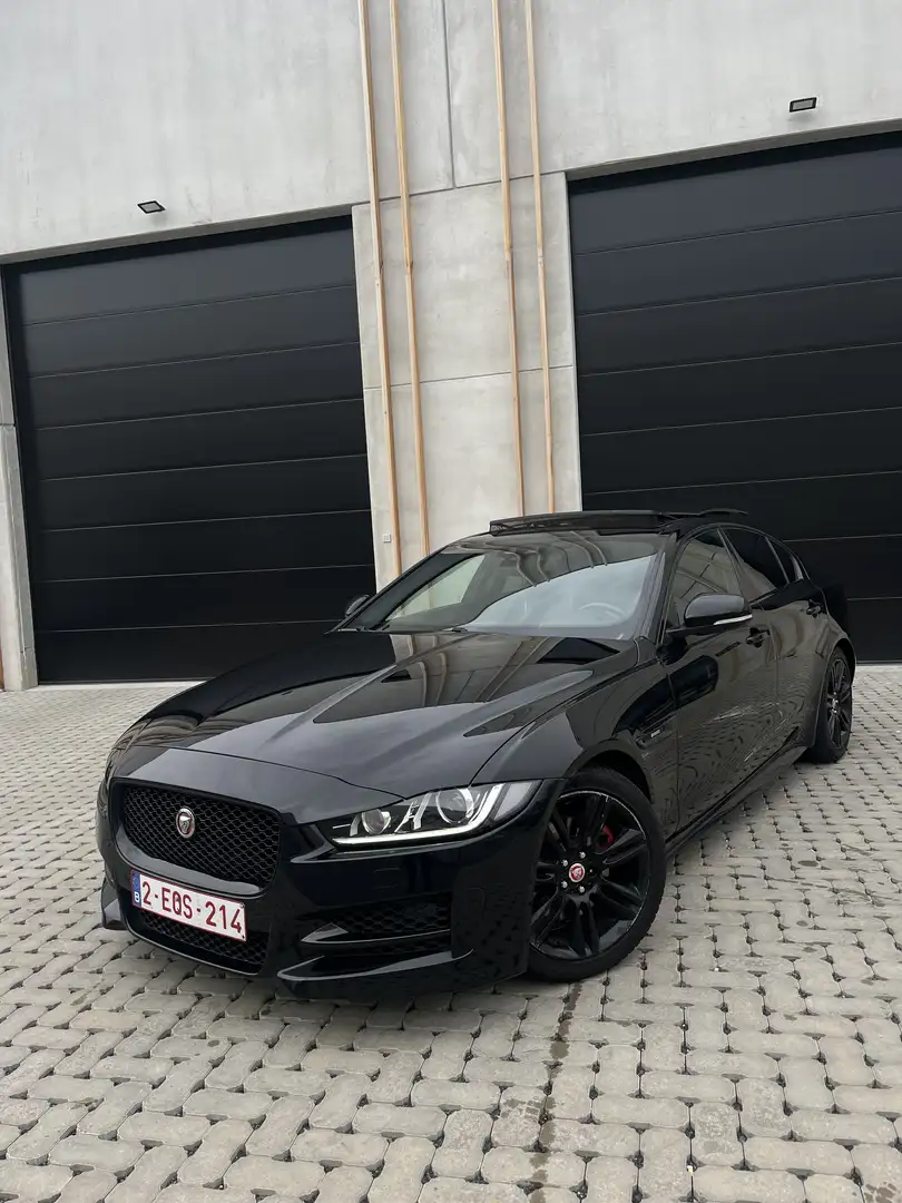 Jaguar XE 20d Aut. R-Sport Zwart - 1