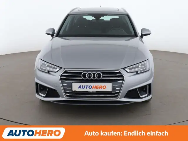 Audi A4 view 9