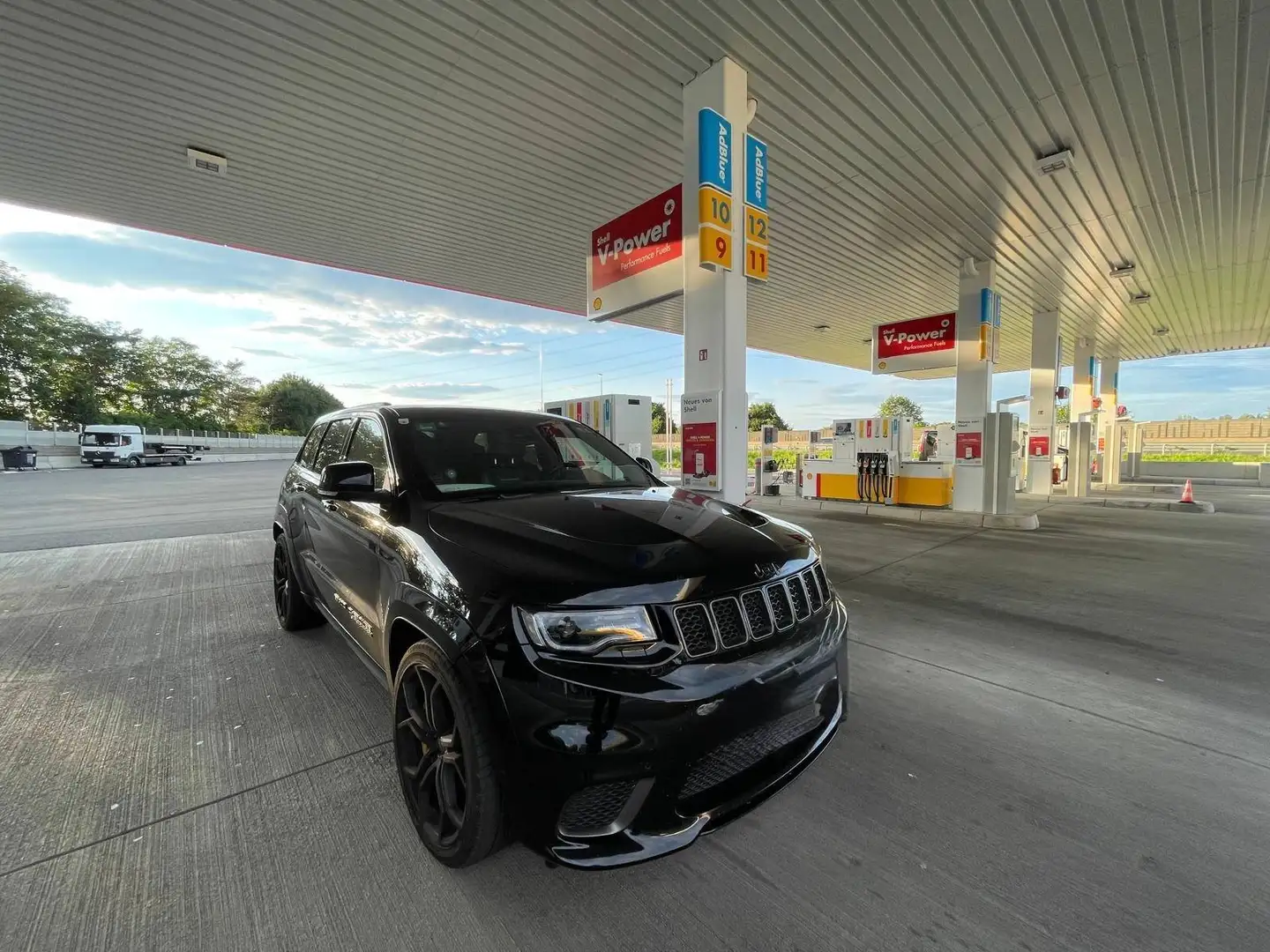 Jeep Cherokee Cherokee 3,7 Limited Cargo Aut. Limited Cargo Schwarz - 1