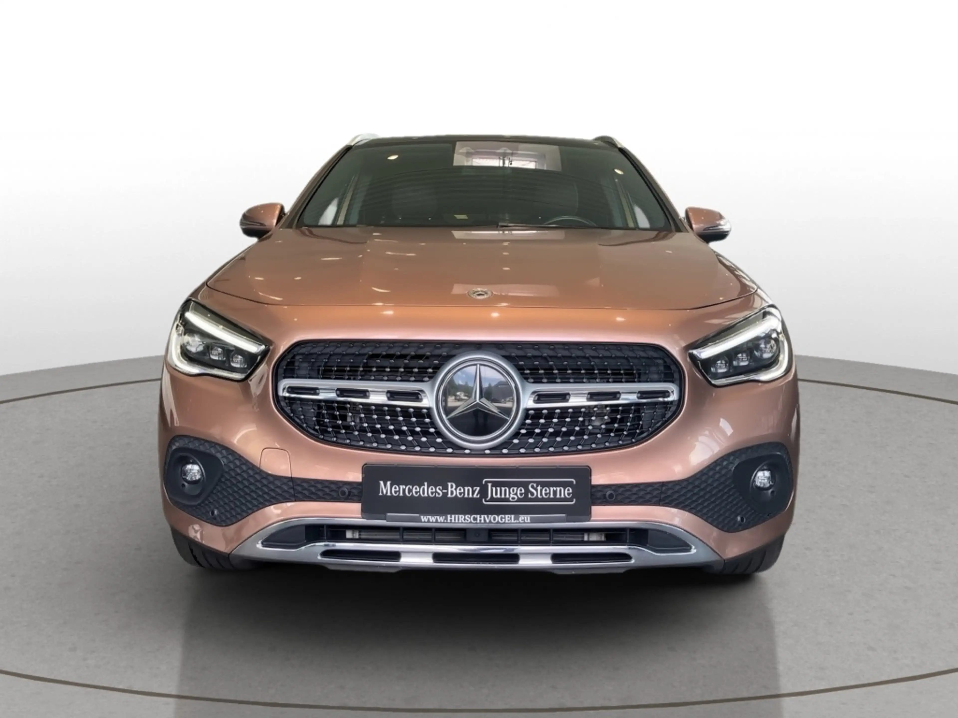 Mercedes-Benz GLA 220 d 4M Progressive+Pano+AHK+KEYLESS+MBeam — photo 3