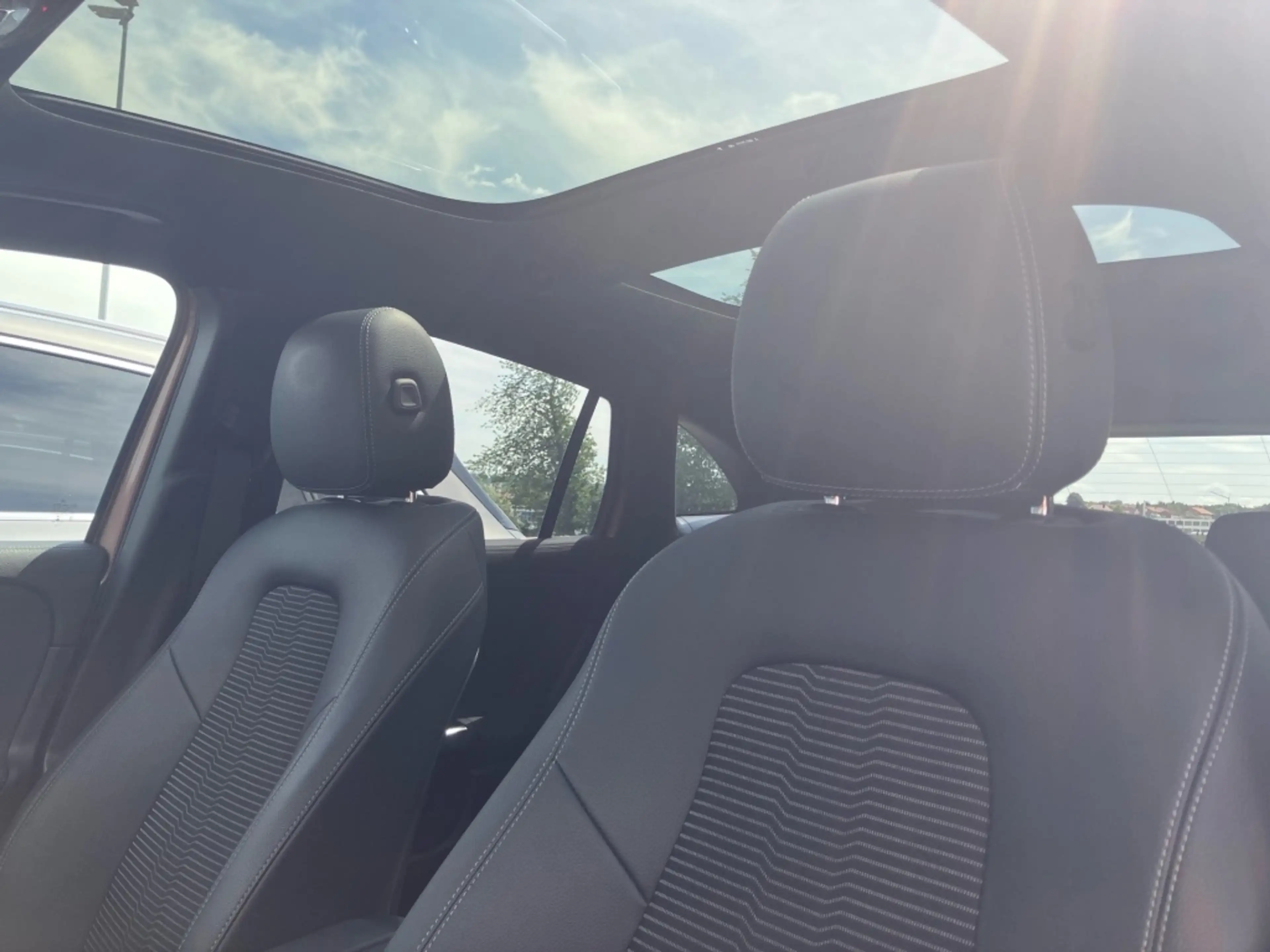 Mercedes-Benz GLA 220 d 4M Progressive+Pano+AHK+KEYLESS+MBeam — photo 15