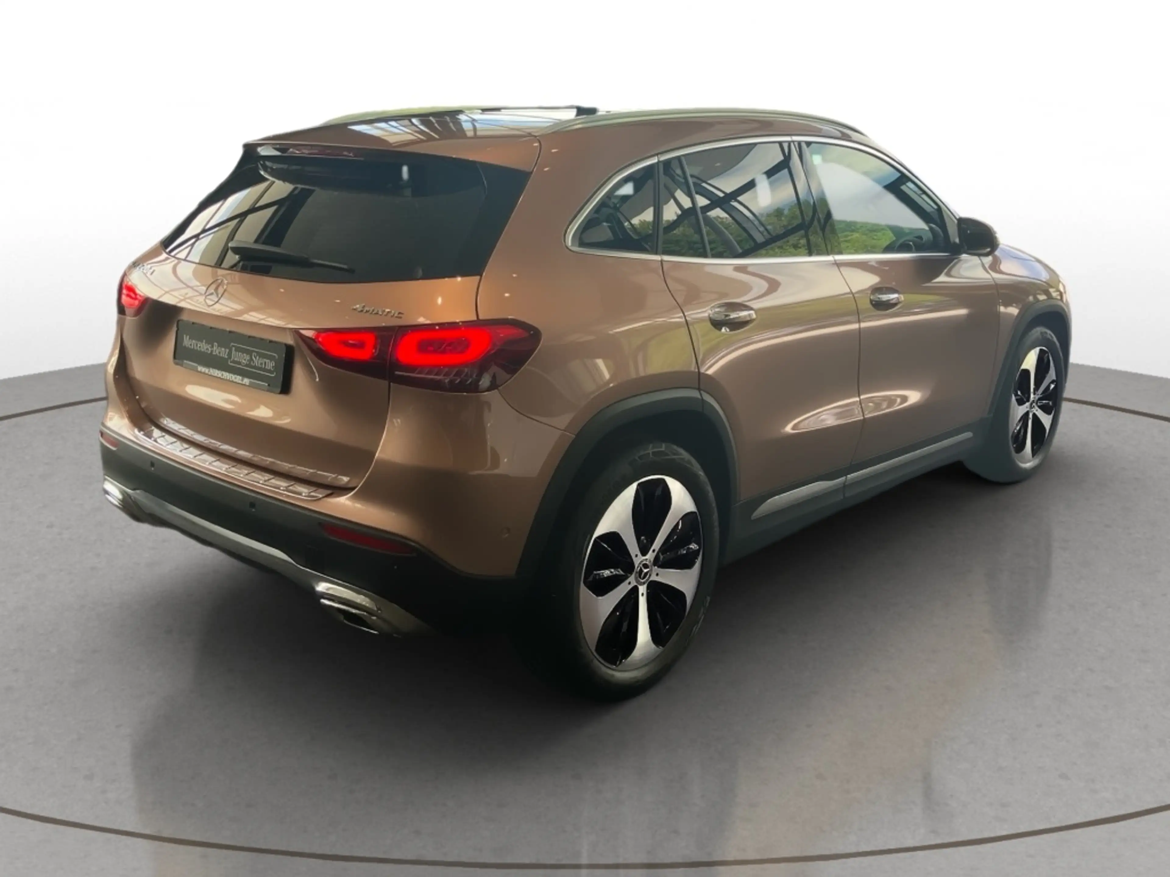 Mercedes-Benz GLA 220 d 4M Progressive+Pano+AHK+KEYLESS+MBeam — photo 5