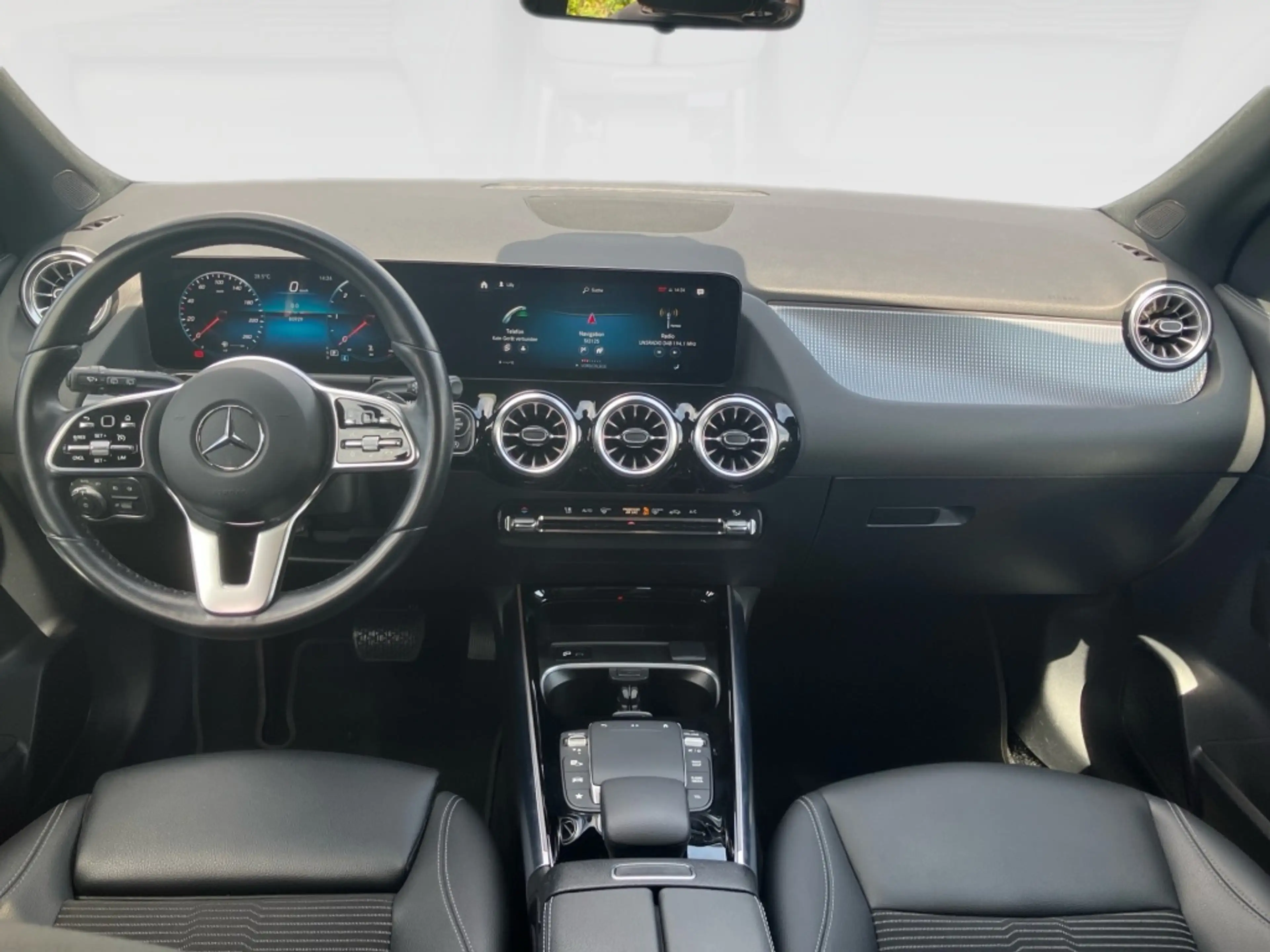 Mercedes-Benz GLA 220 d 4M Progressive+Pano+AHK+KEYLESS+MBeam — photo 8
