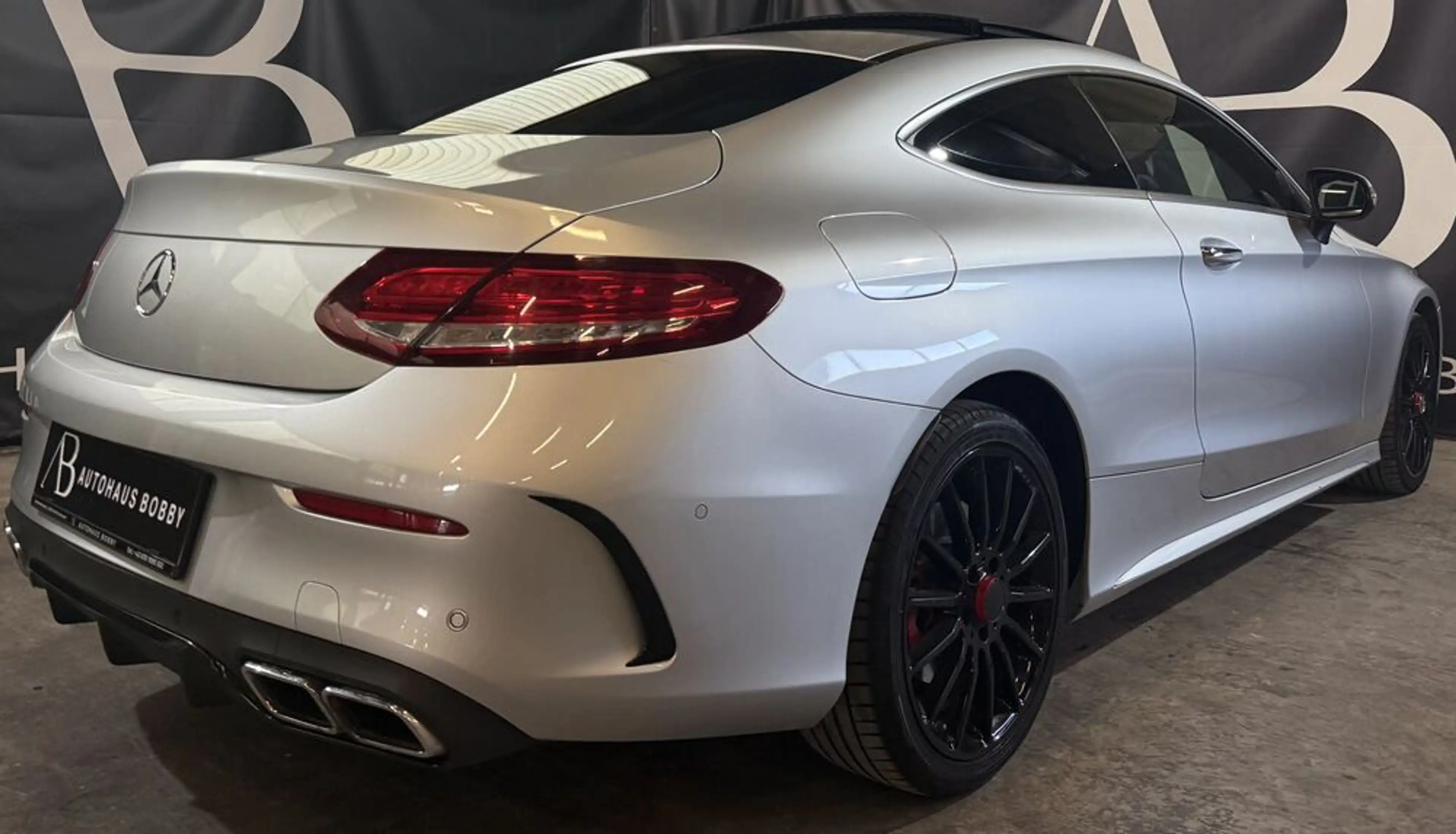 Mercedes-Benz C 250 Coupé AMG Line — photo 9