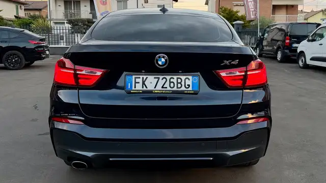 BMW X4 view 9