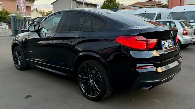 BMW X4 view 8