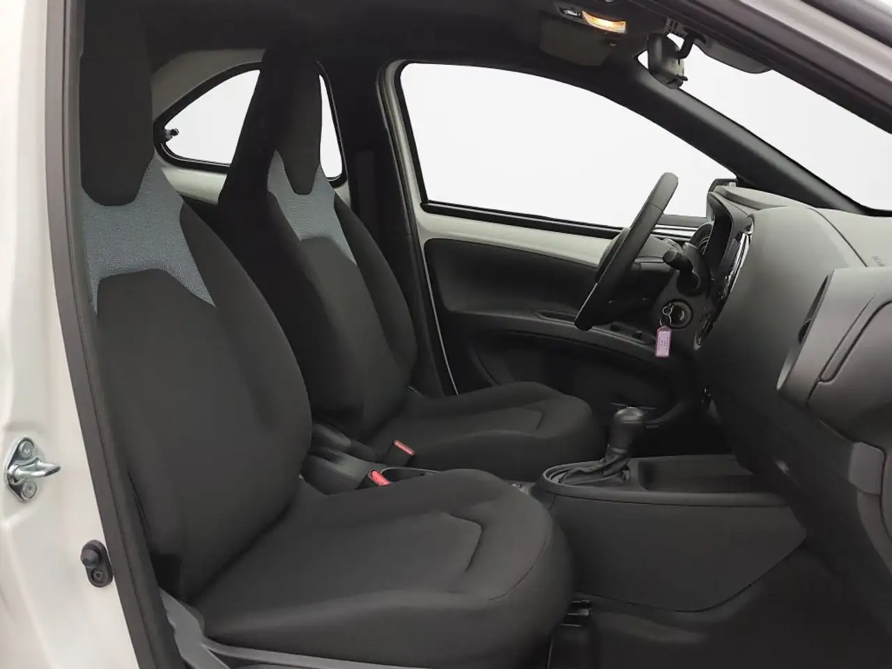 Toyota Aygo X 1,5 Hybrid Pure + Rückfahrkamera 15