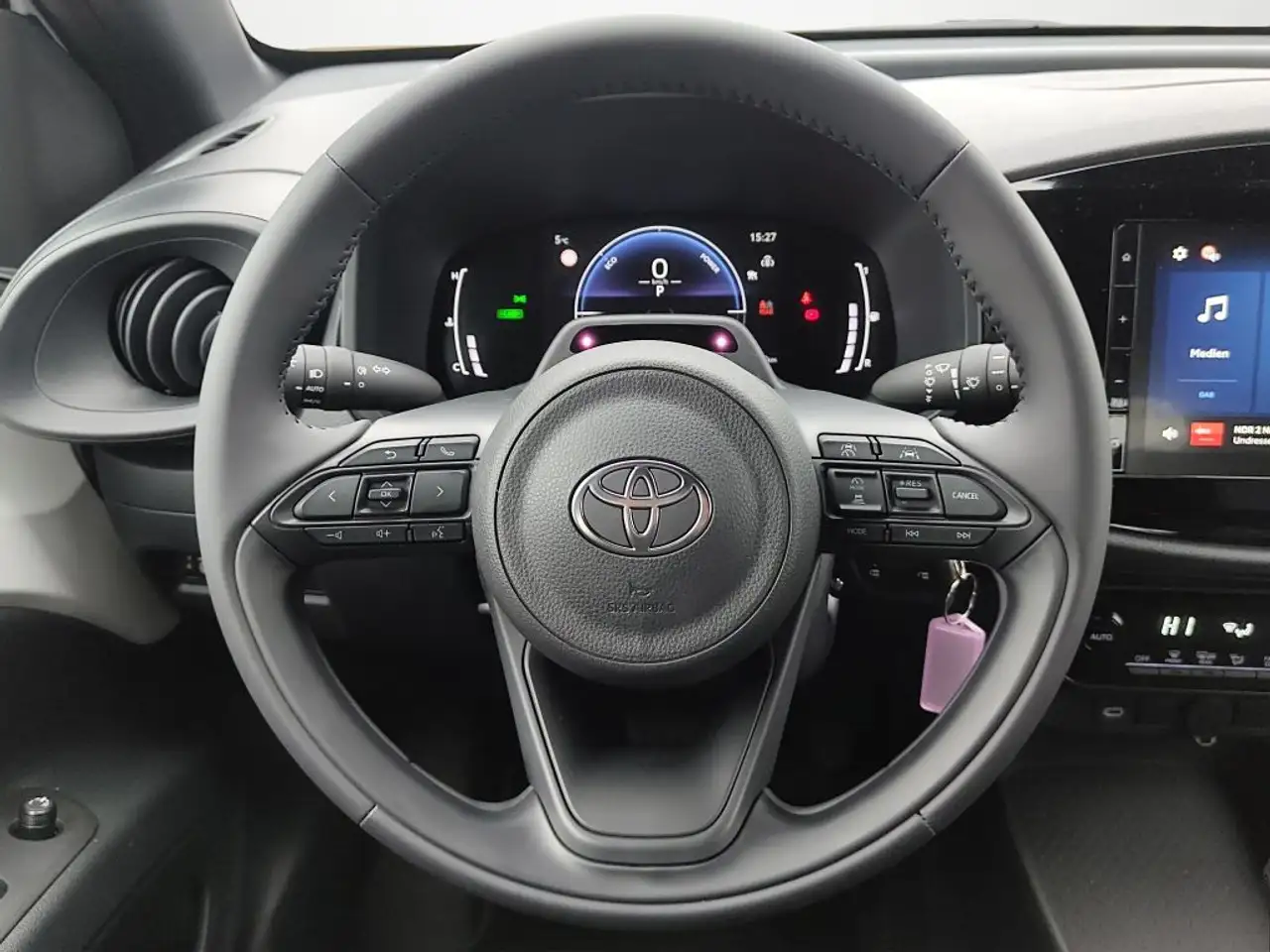 Toyota Aygo X 1,5 Hybrid Pure + Rückfahrkamera 11