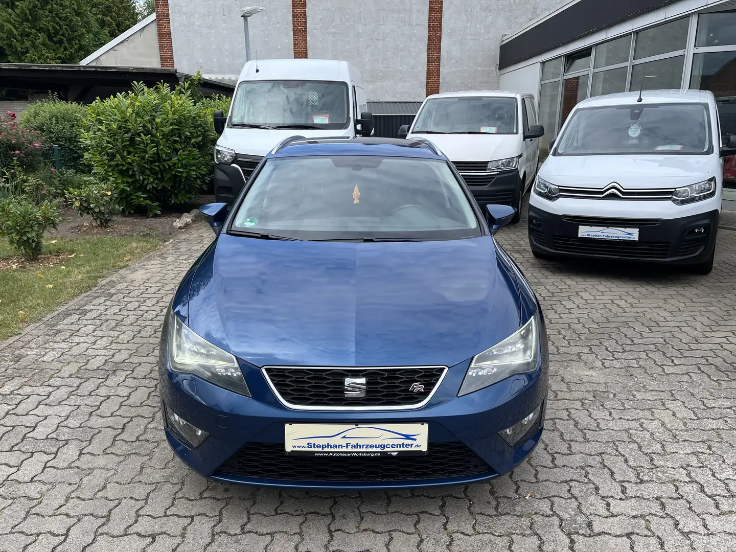 SEAT Leon FR Aut. mit 18-Zoll Alus,Scheckheft,SHZ…… Blue - 2