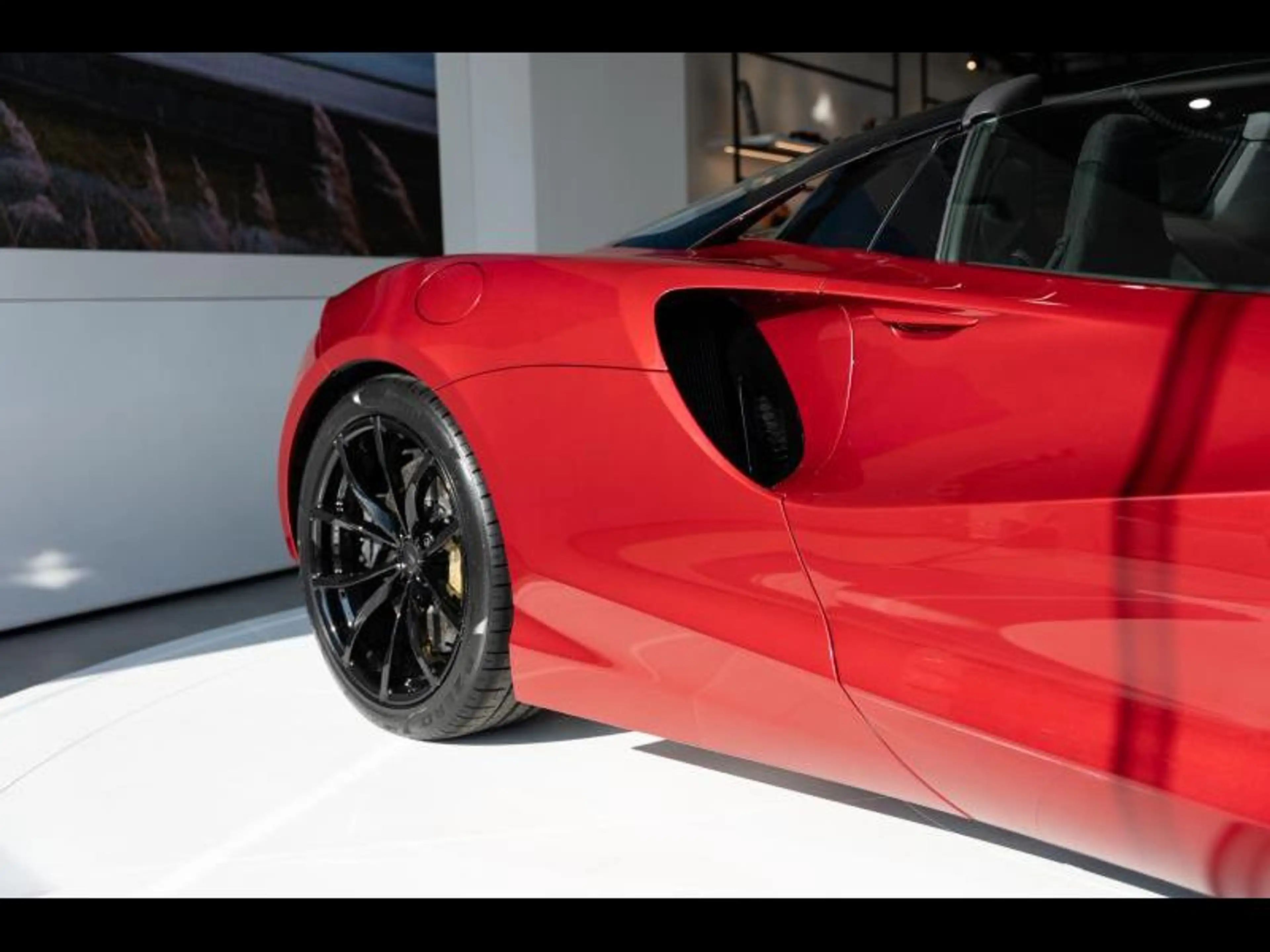 McLaren Artura Spider McLaren Artura Spider – Elite Amaranth Re — photo 15