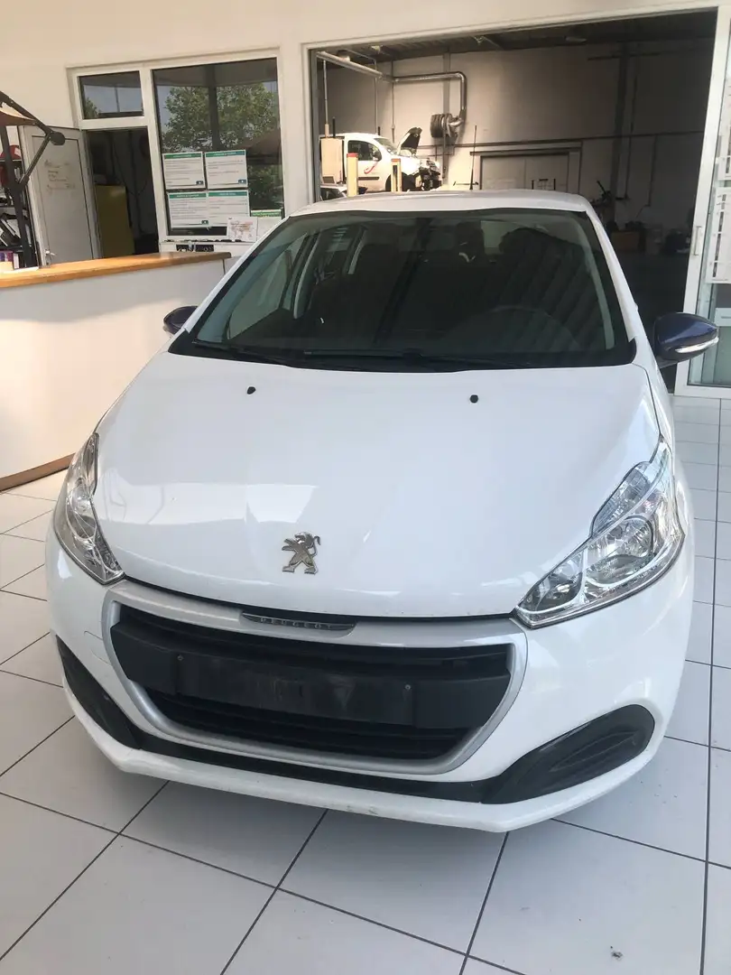 Peugeot 208 1.2i PureTech Like S Blanc - 2