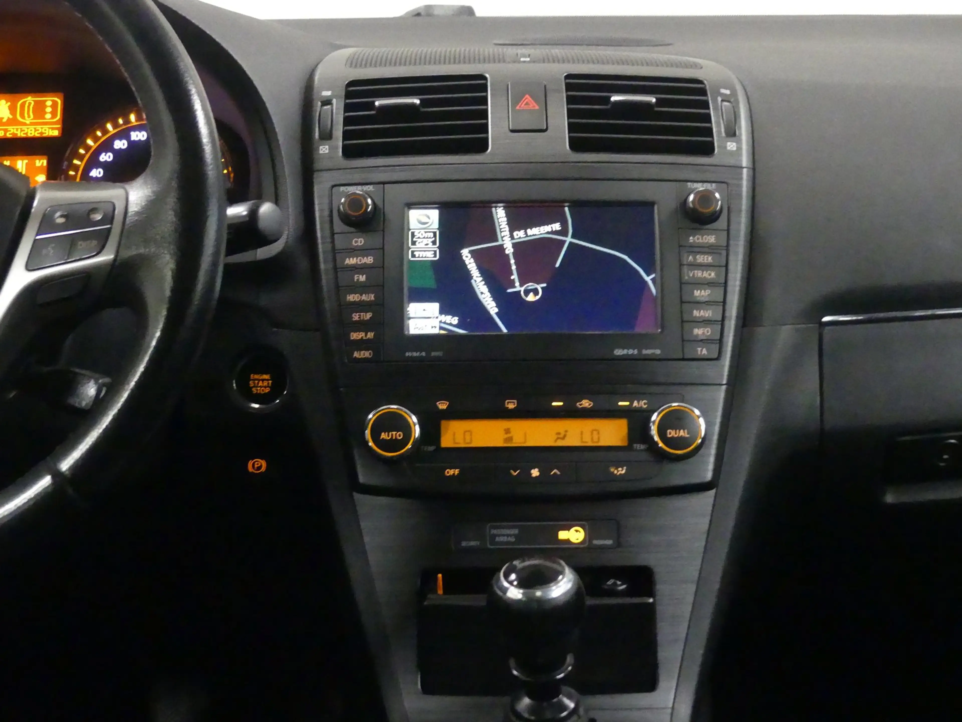 Toyota Avensis Wagon 2.0 VVTi Panoramic Business Special - Trekha — photo 12