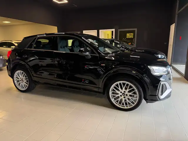 Audi Q2 view 7