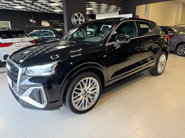 Audi Q2 view 3