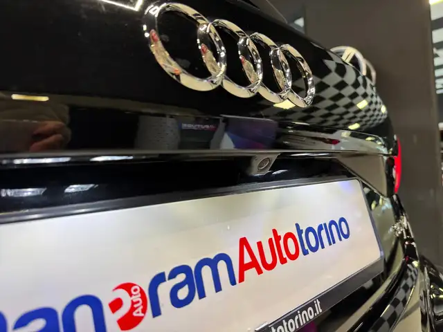 Audi Q2 view 8