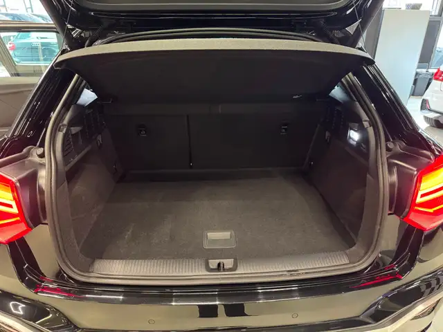 Audi Q2 view 10