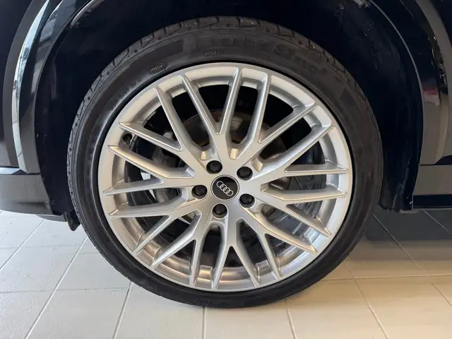 Audi Q2 view 9