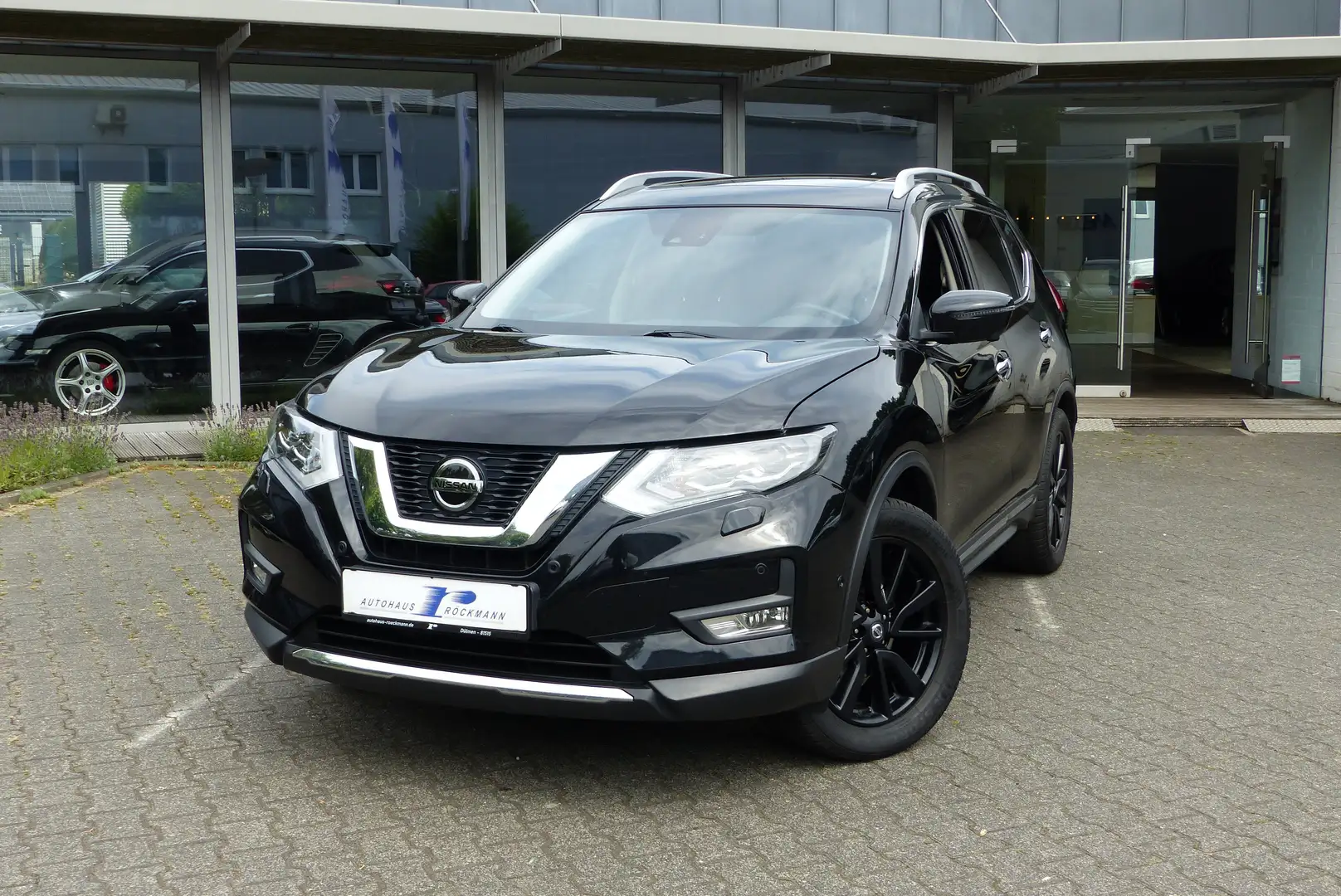 Nissan X-Trail Tekna Aut. AHK Navi  Leder Schwarz - 2
