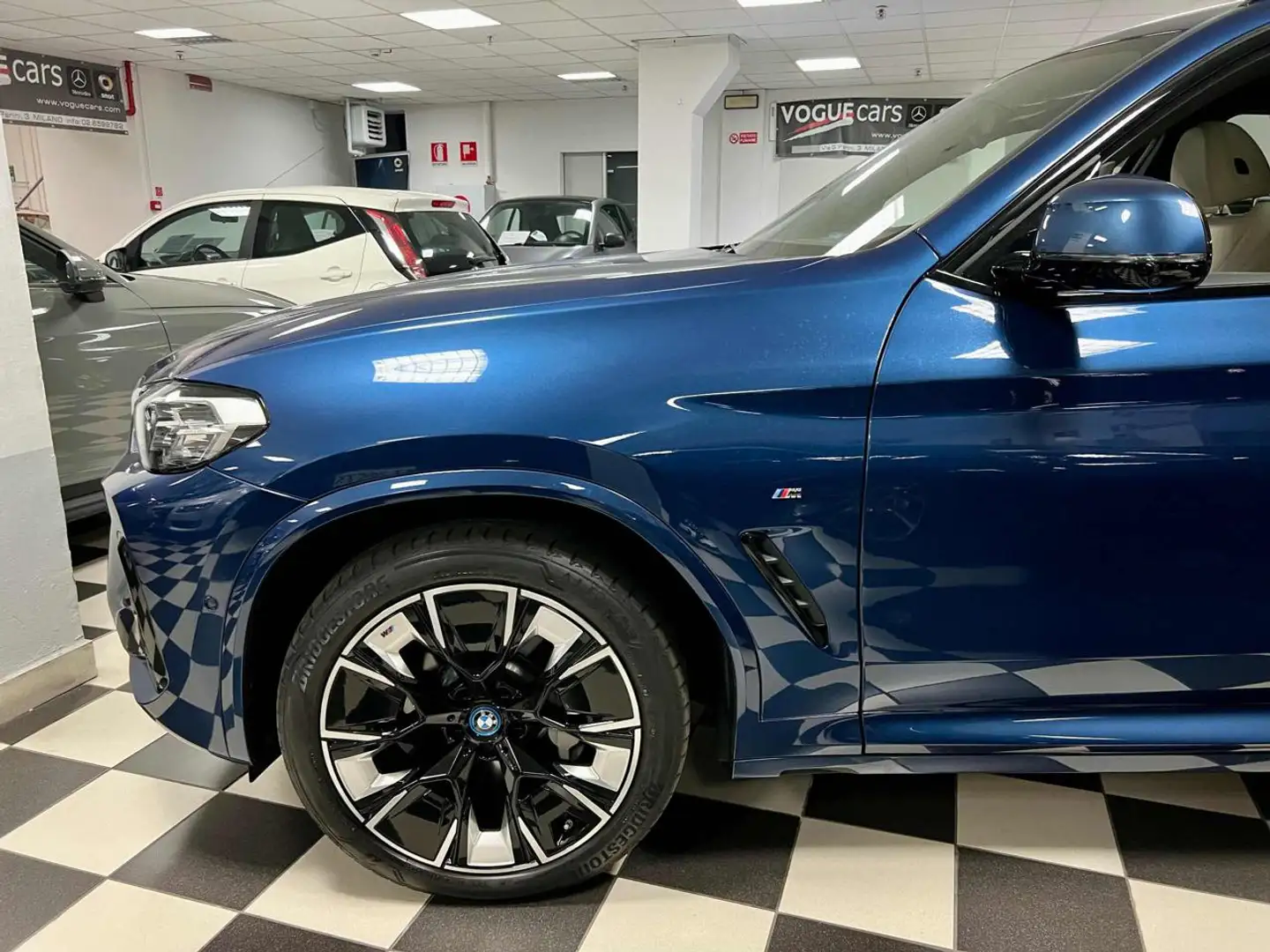 BMW iX3 Impressive M SPORT plava - 2
