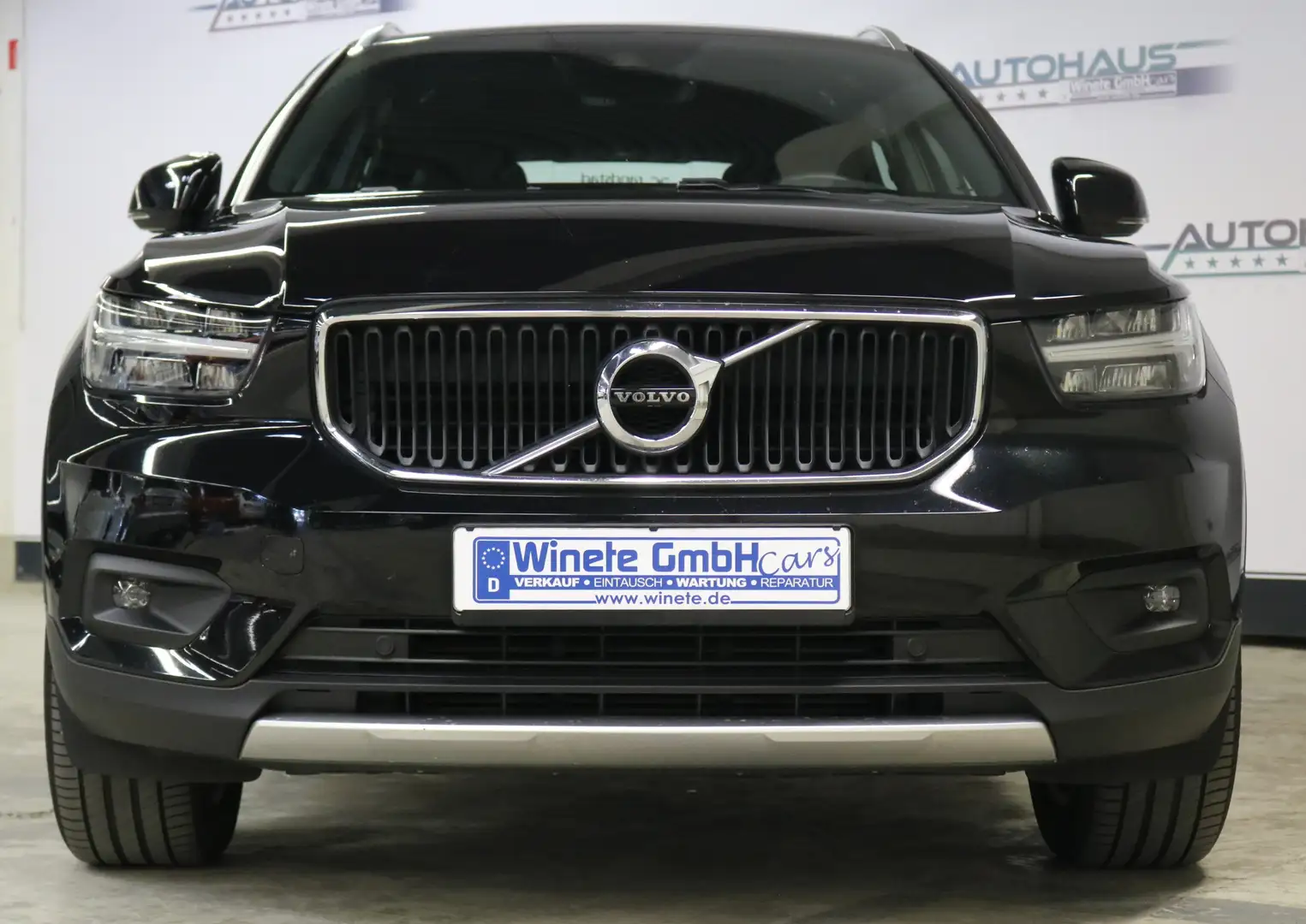 Volvo XC40 1.5 Momentum Pro*1HAND*NAVI*PANORAMA*PDC*LED*u.v.m Schwarz - 2