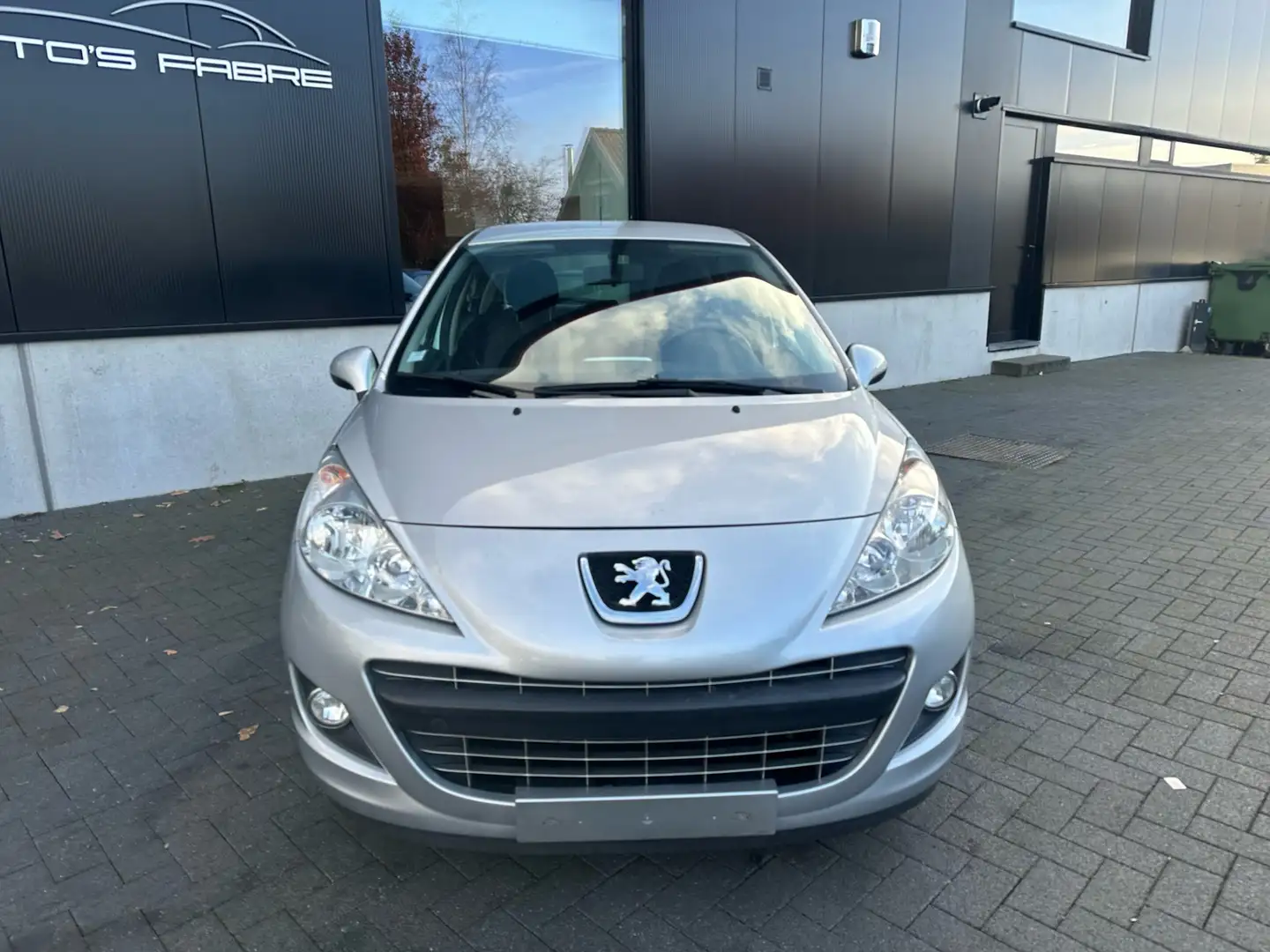 Peugeot 207 1.4i Benzine 5 deuren 91000km Silber - 2