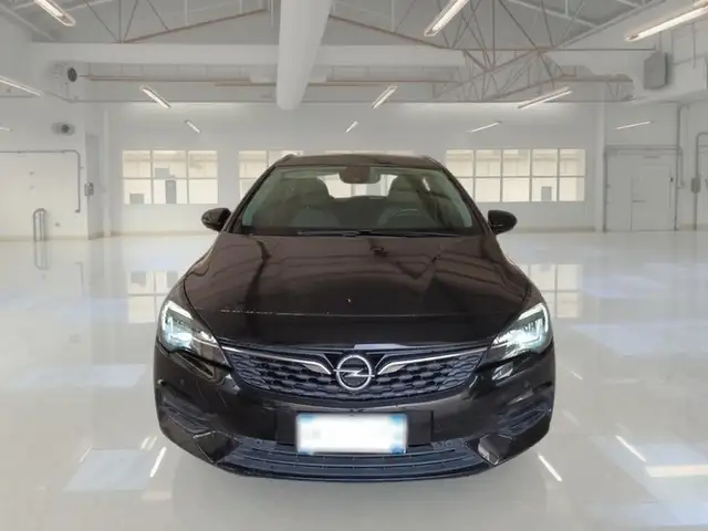 Opel Astra view 2