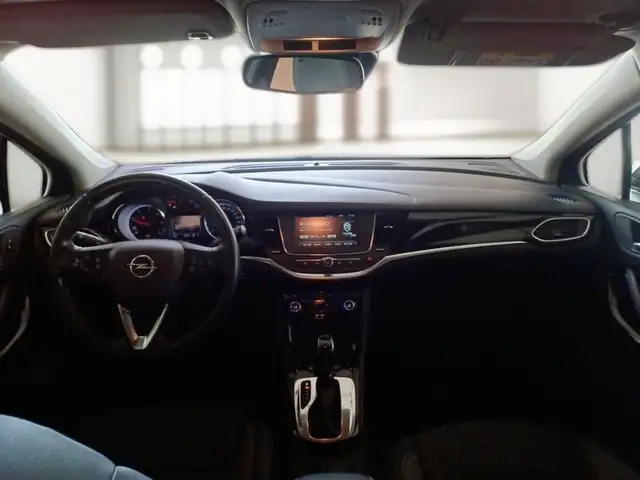 Opel Astra view 7