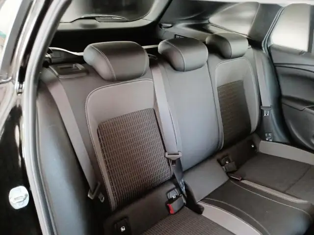 Opel Astra view 11