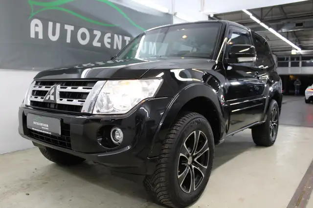 Mitsubishi Pajero 3.2 DI-D Automatik 3Türer AHK/Xenon/Leder