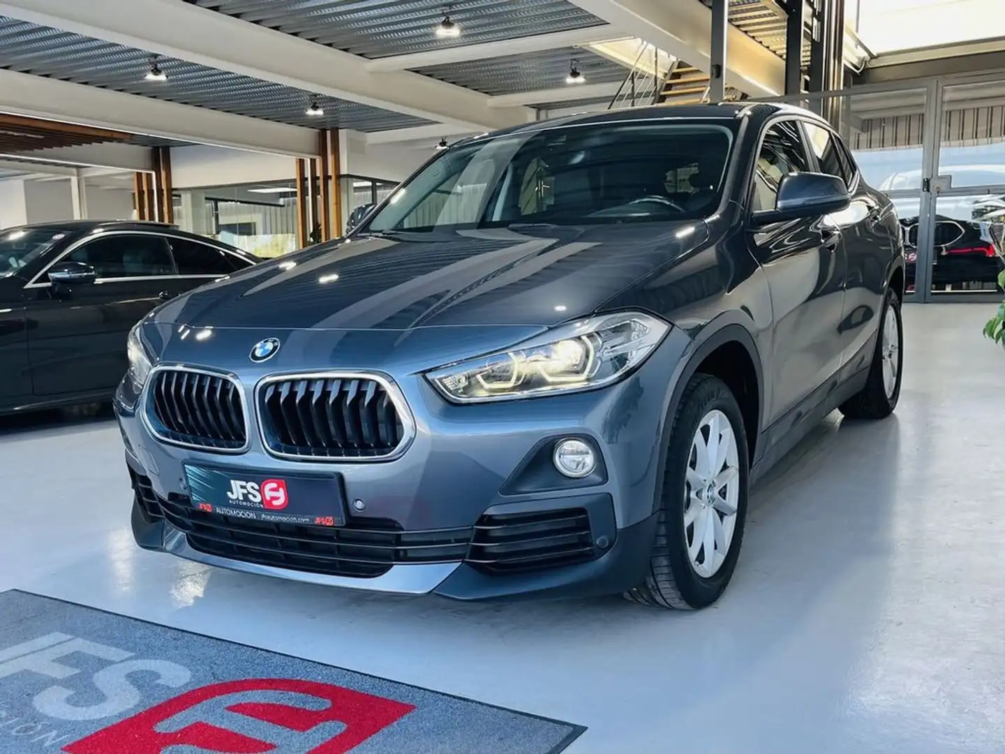 BMW X2 2.0D 136 CV Gris - 2