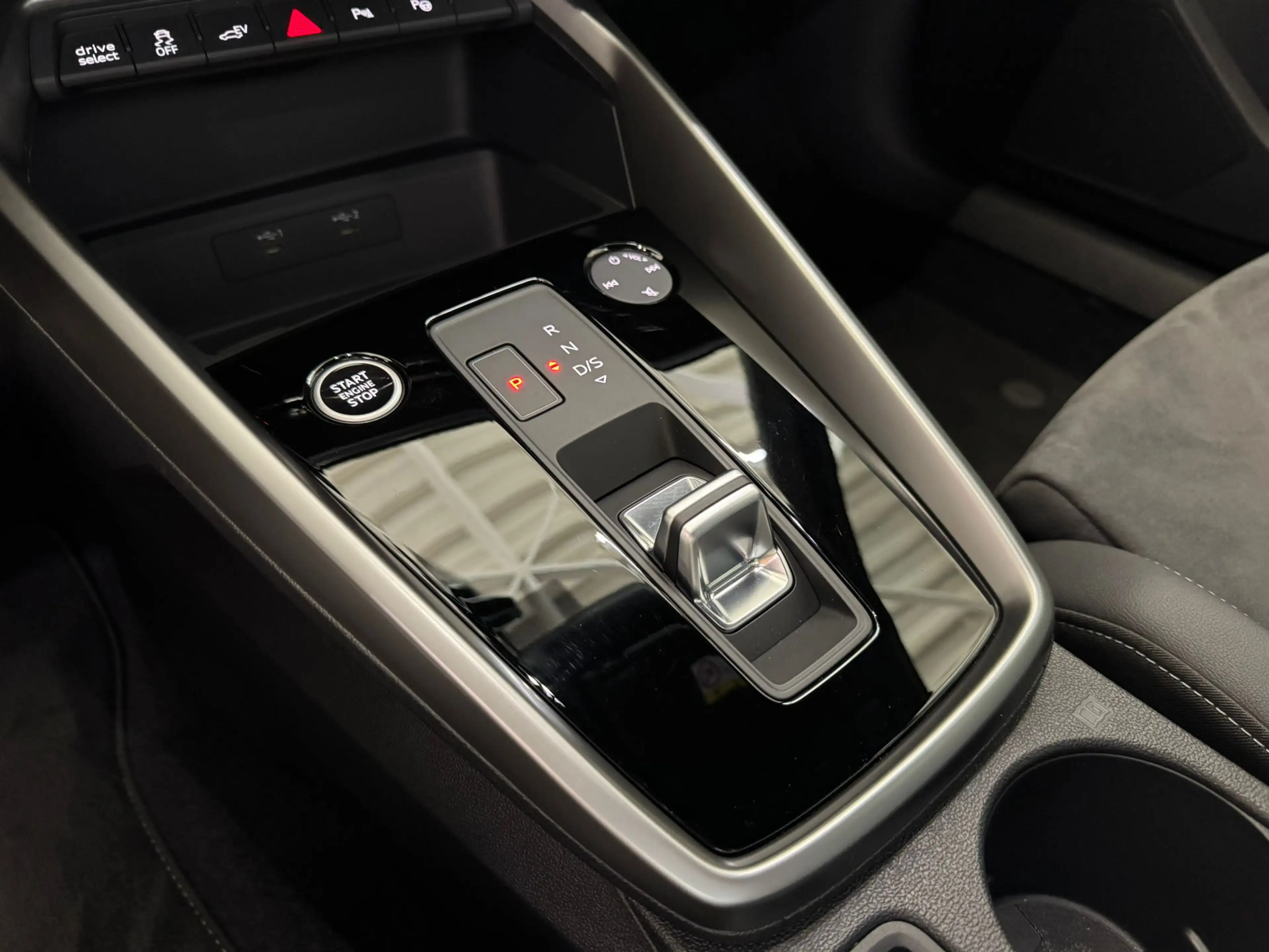 Audi A3 40 TFSI e S Sitze — photo 14