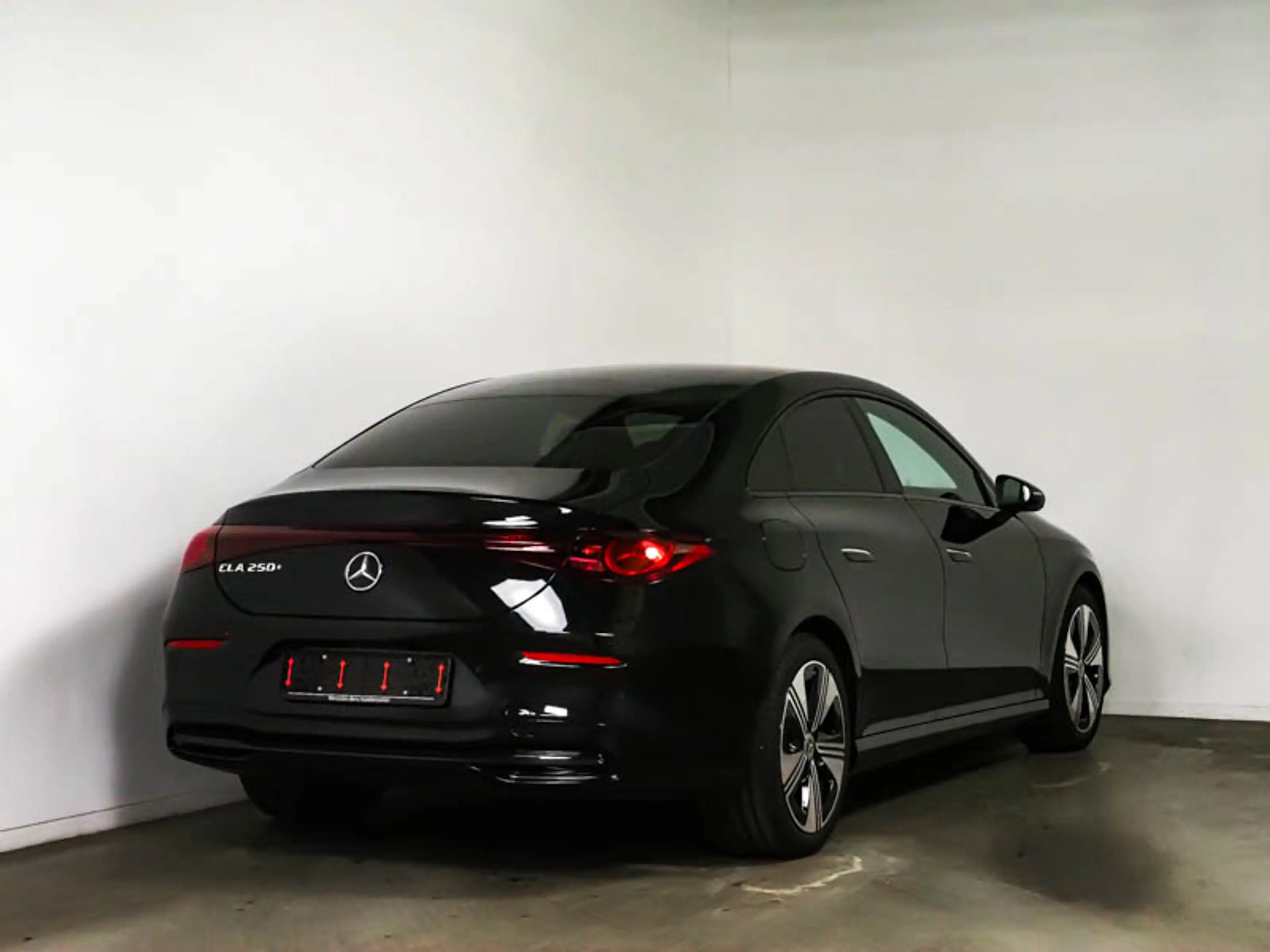 Mercedes-Benz CLA 250 + Progressive*Night*AHK*Distronic*KeyGo* — photo 2