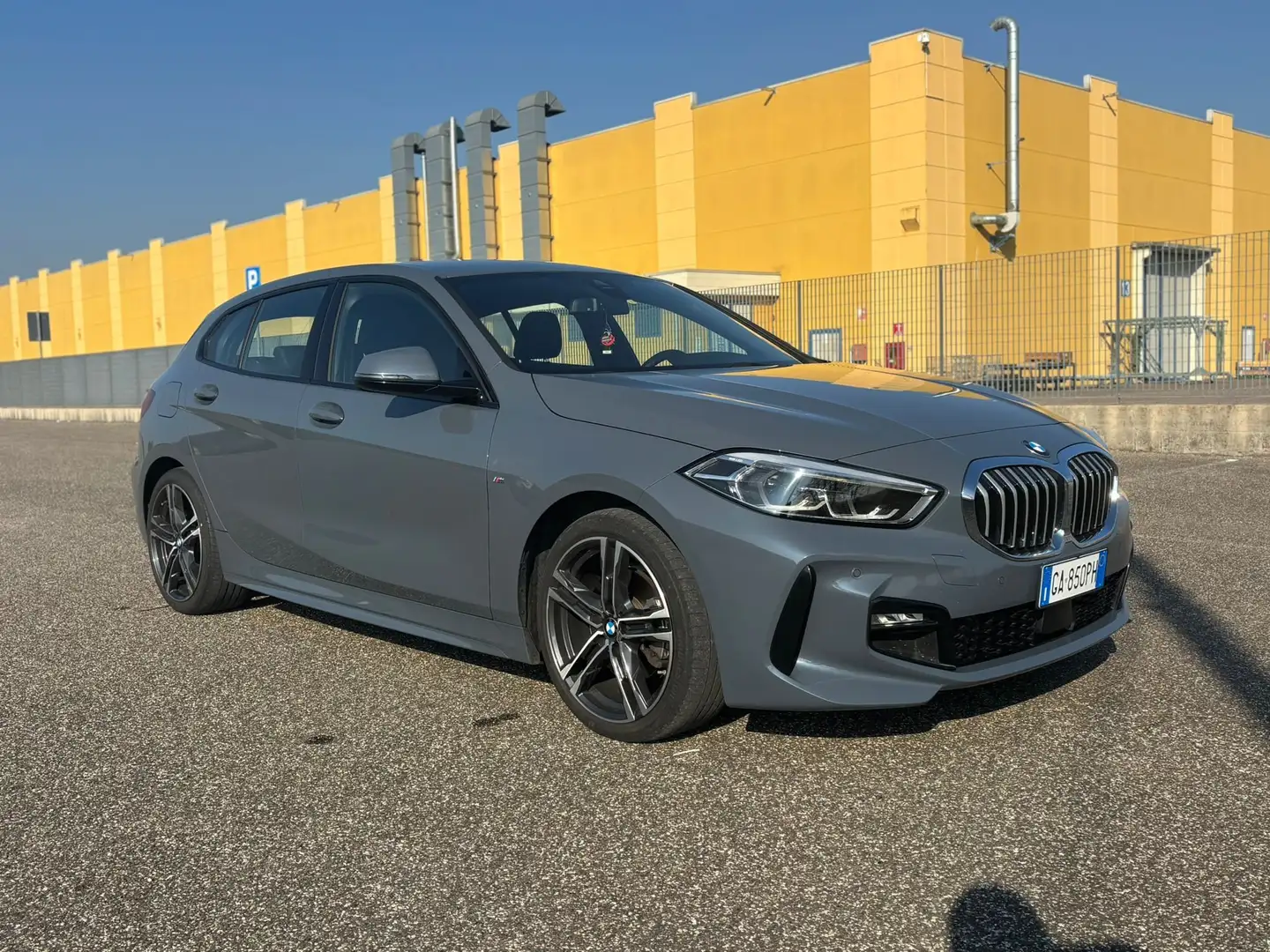 BMW 118 Serie 1 F40 118d Msport (OK PER NEOPATENTATI) Grijs - 2