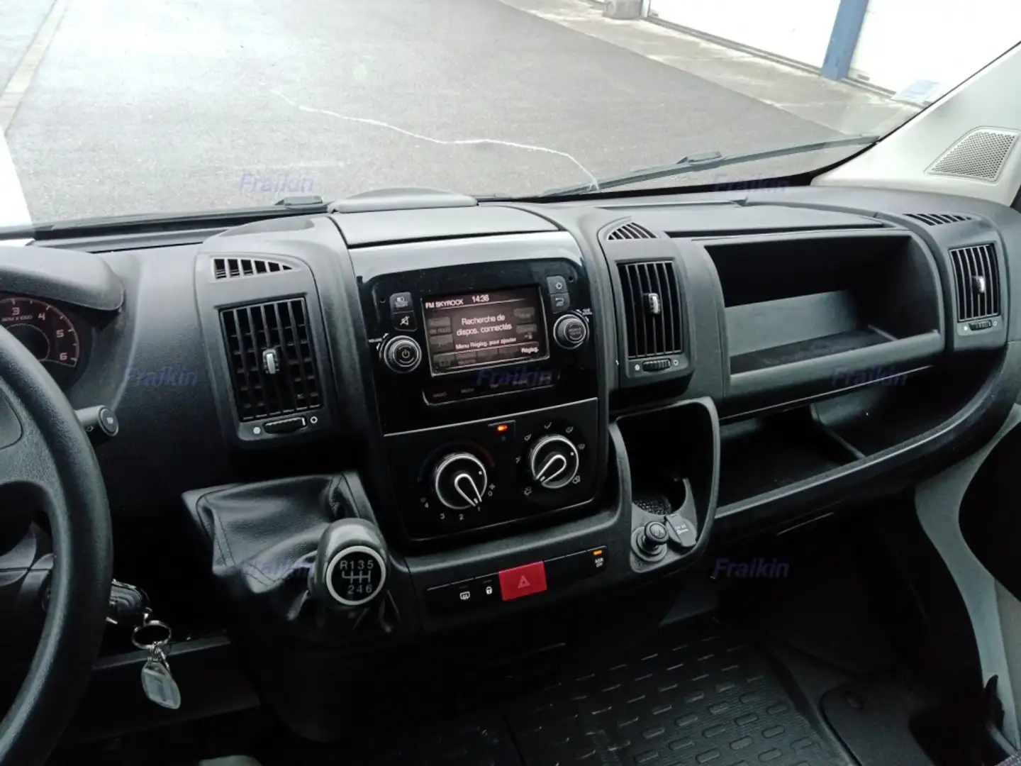 Citroen Jumper Camión 2.2BlueHDi 35 L3 140 Blanco - 2
