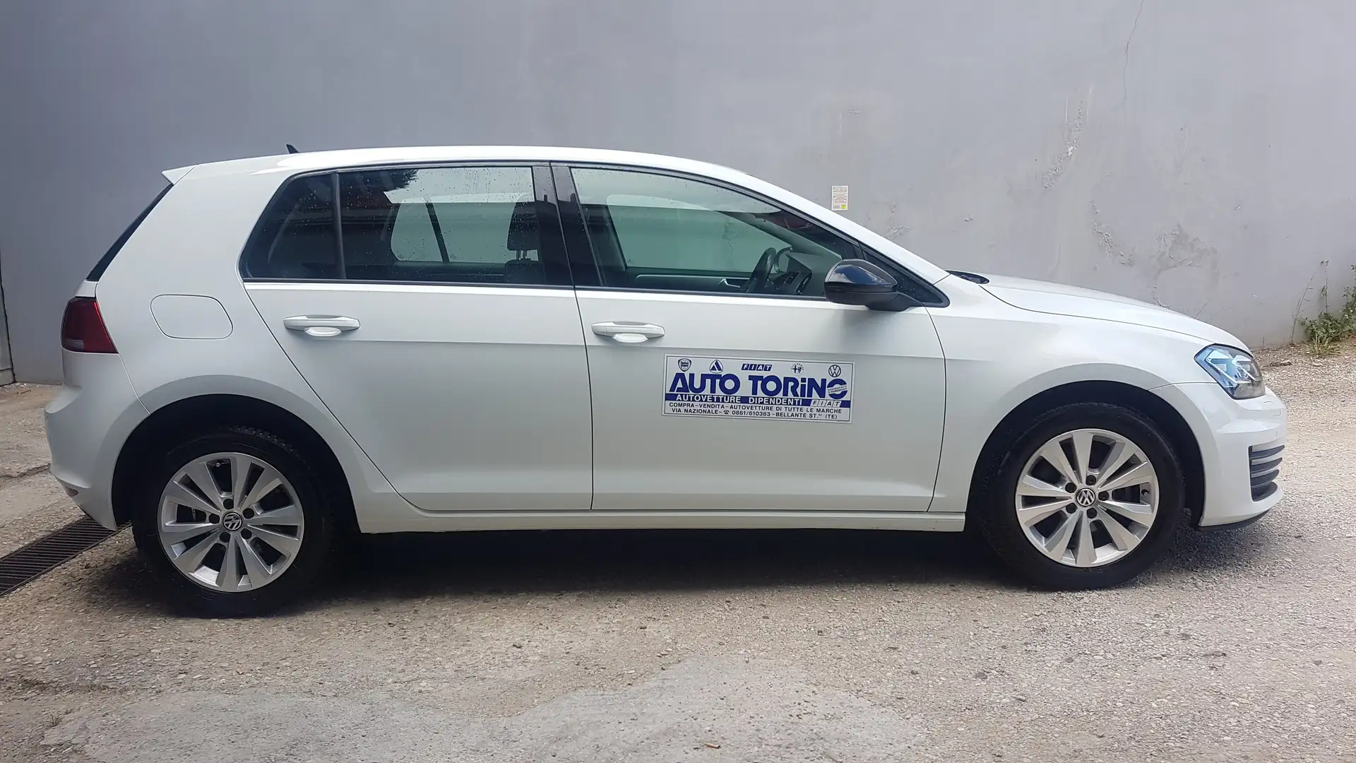 Volkswagen Golf 5p 1.6 tdi (btdi) Comfortline 110cv Bianco - 1