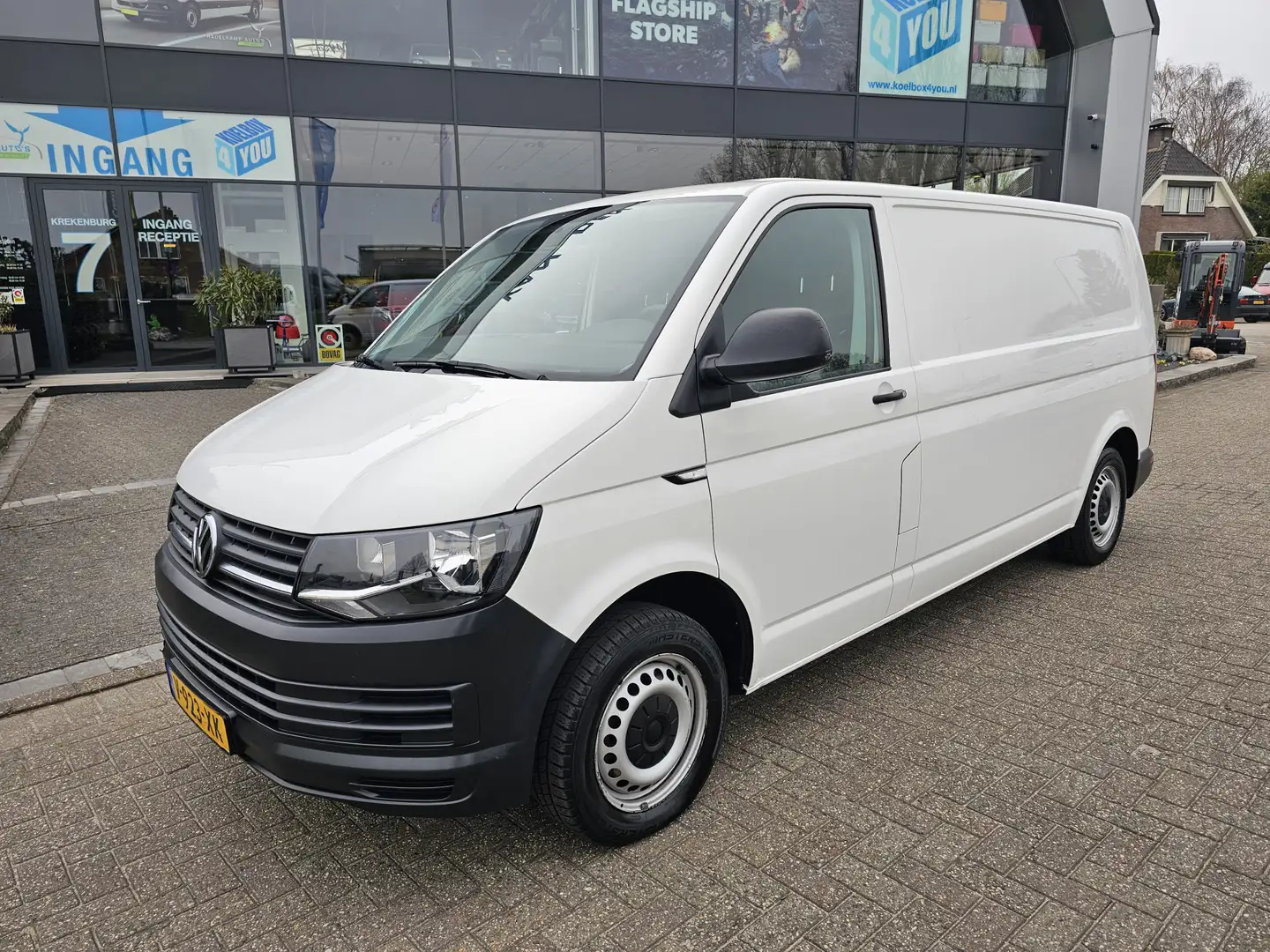 Volkswagen T6 Transporter 2.0 TDI L2-H1 Comfortline * Navi * NAP * Eerste Ei Blanco - 1