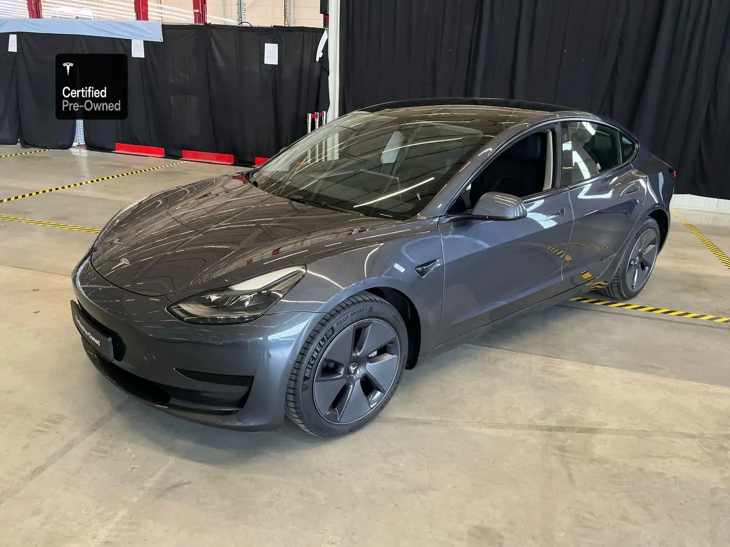 Tesla Model 3 RWD/Certified Pre owned Grijs - 1