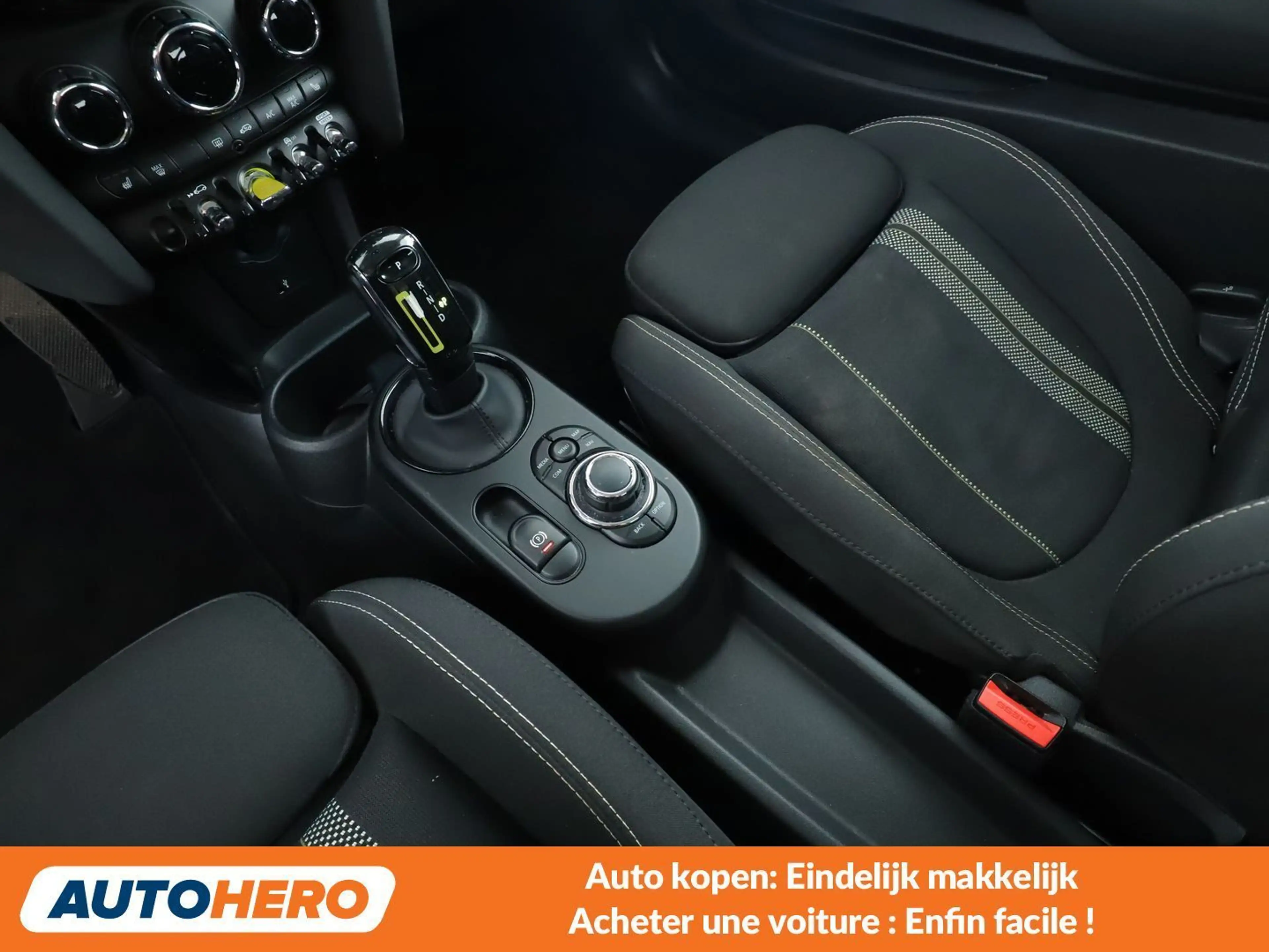 MINI Cooper SE Cooper SE Essential Trim — photo 15