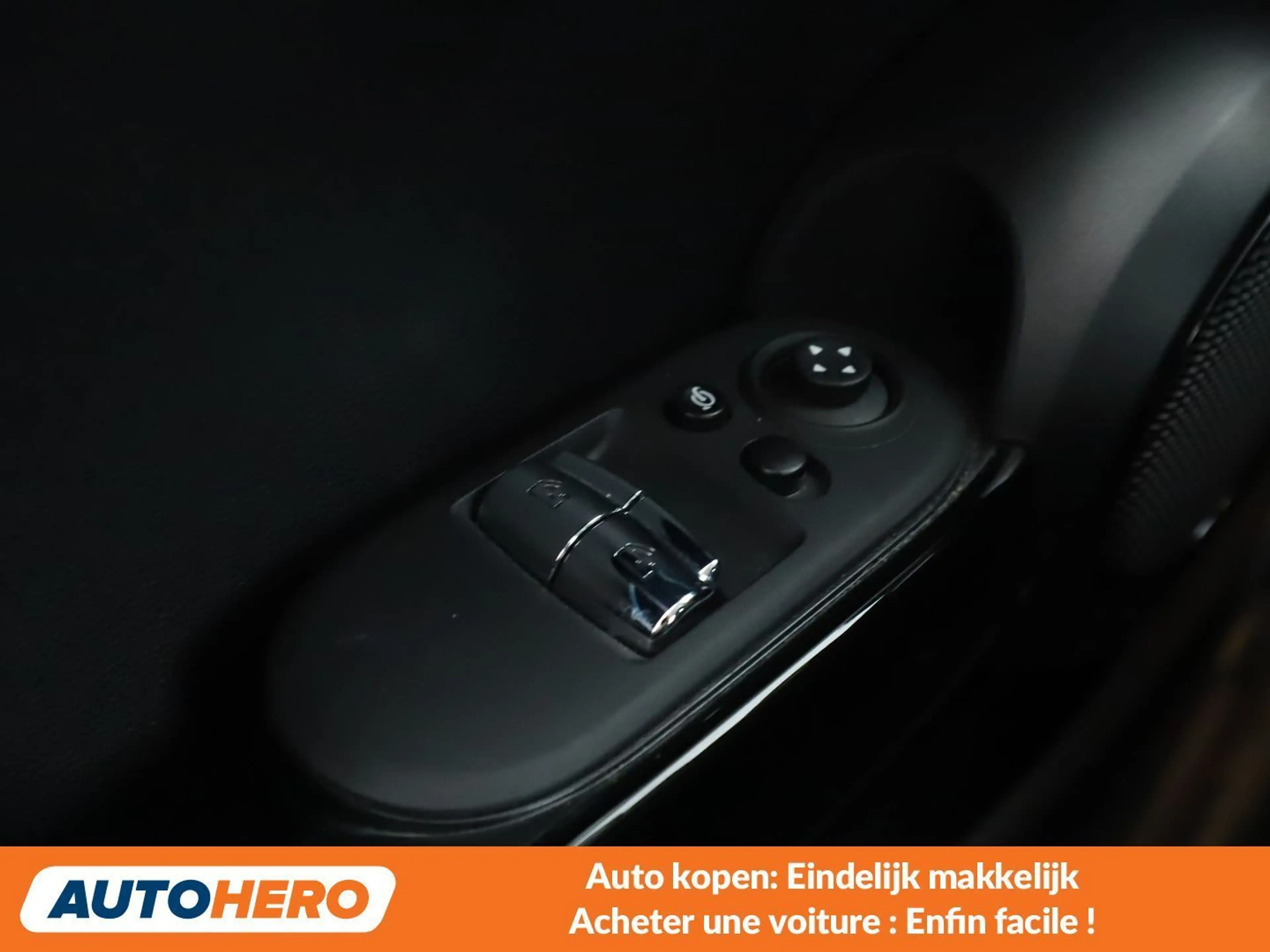 MINI Cooper SE Cooper SE Essential Trim — photo 13