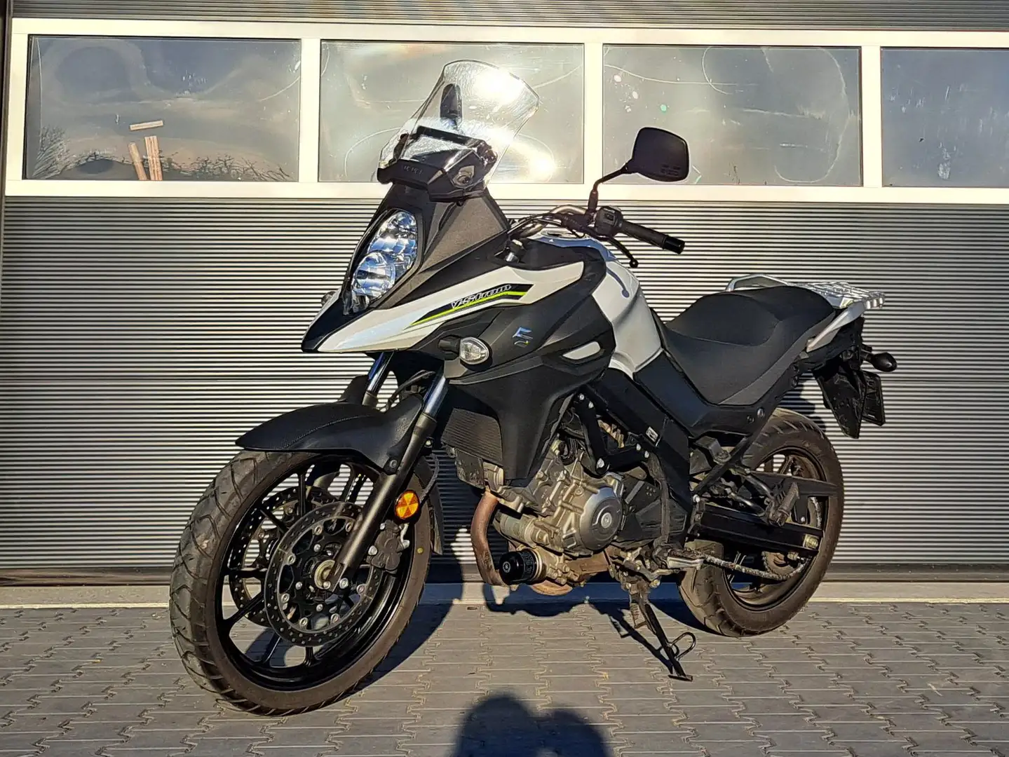 Suzuki V-Strom 650 Alb - 1