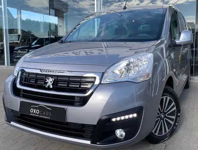 Peugeot Partner 1.6 HDI TEPEE 100CV / Boite Auto  / Gps / CarPlay / Camera / Cruise / PDC  Avant & Arrière / 2 Portes Latérales /GARANTIE