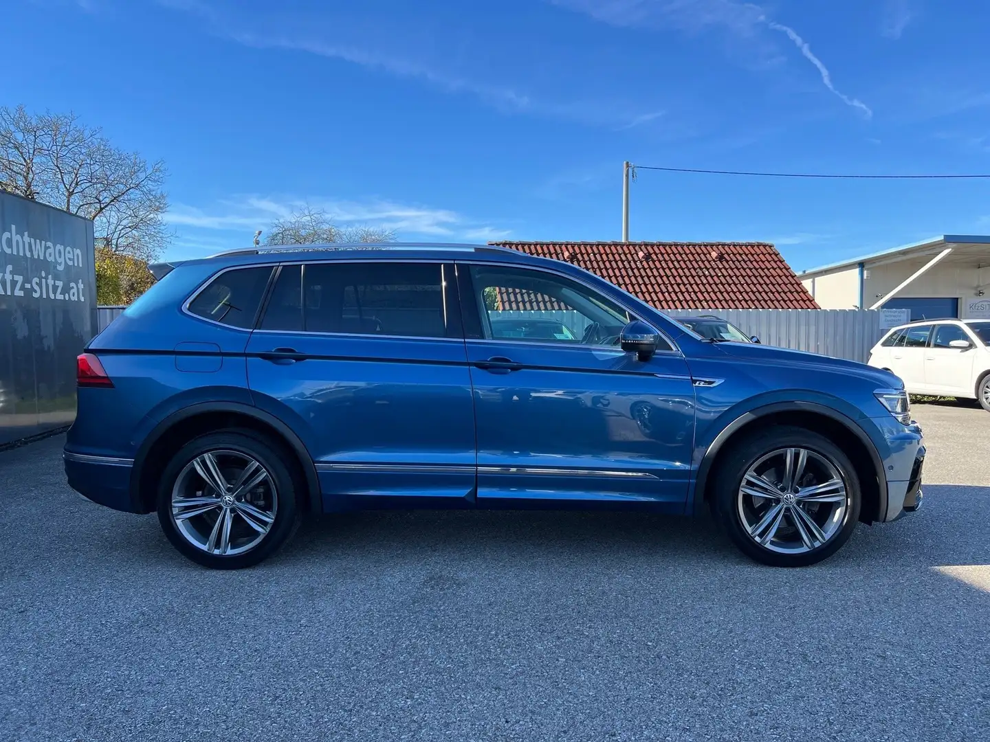 Volkswagen Tiguan 2,0 TDI Allspace DSG R-line Blau - 2