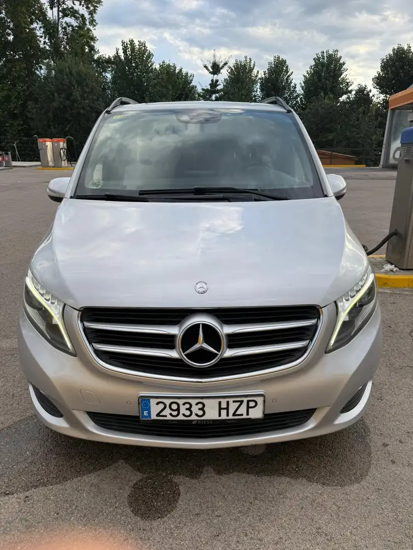 Mercedes-Benz V 220 V 220CDI Largo Avantgarde 7G Tronic Avantgarde Plateado - 1