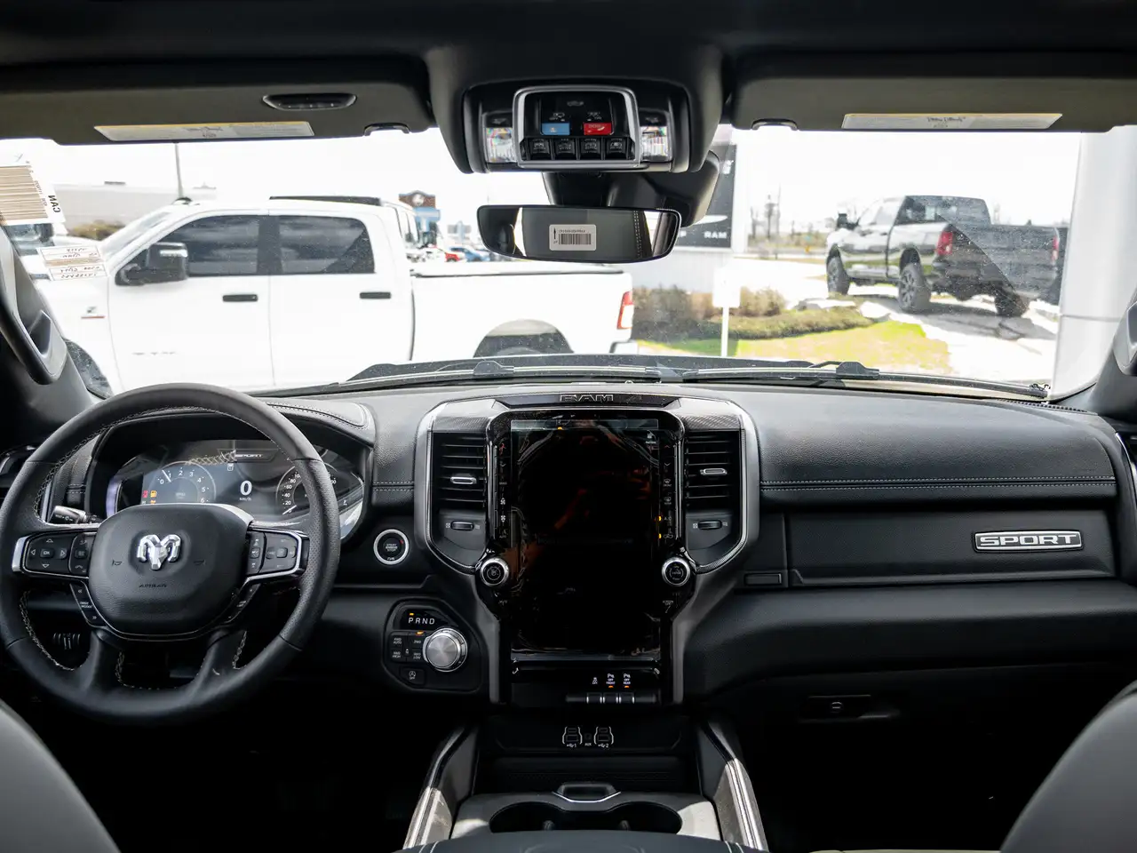 RAM 1500 снимка RAM 1500