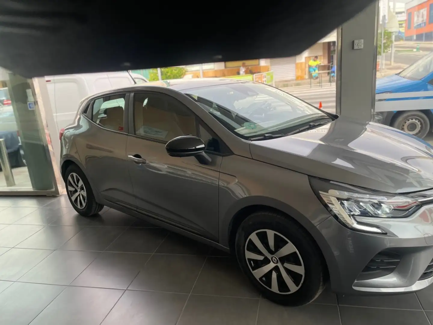 Renault Clio TCe Equilibre 67kW Gris - 2