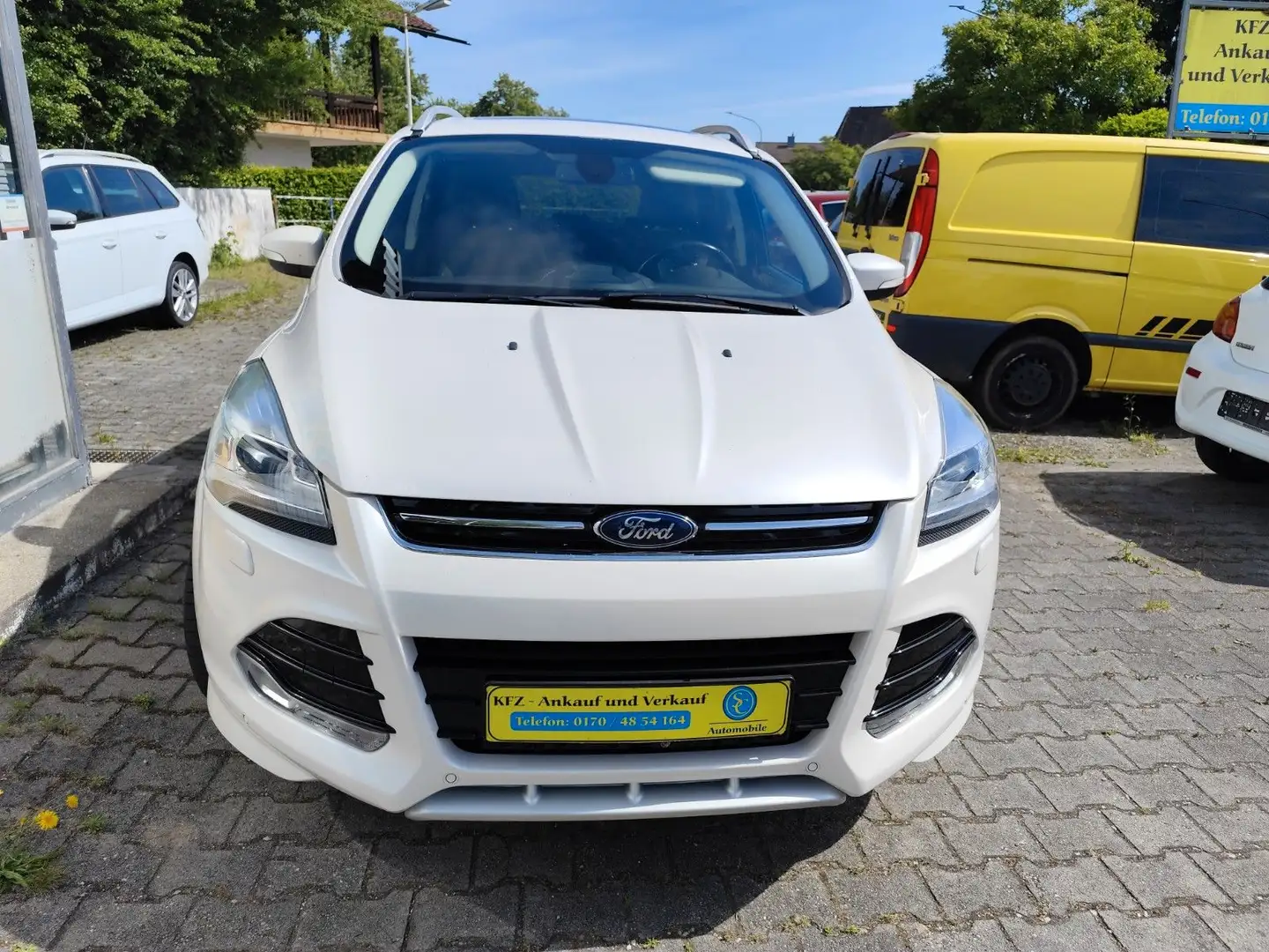Ford Kuga Individual 4x4 Navi Xenon Kamera Ahk Panor. Weiß - 2