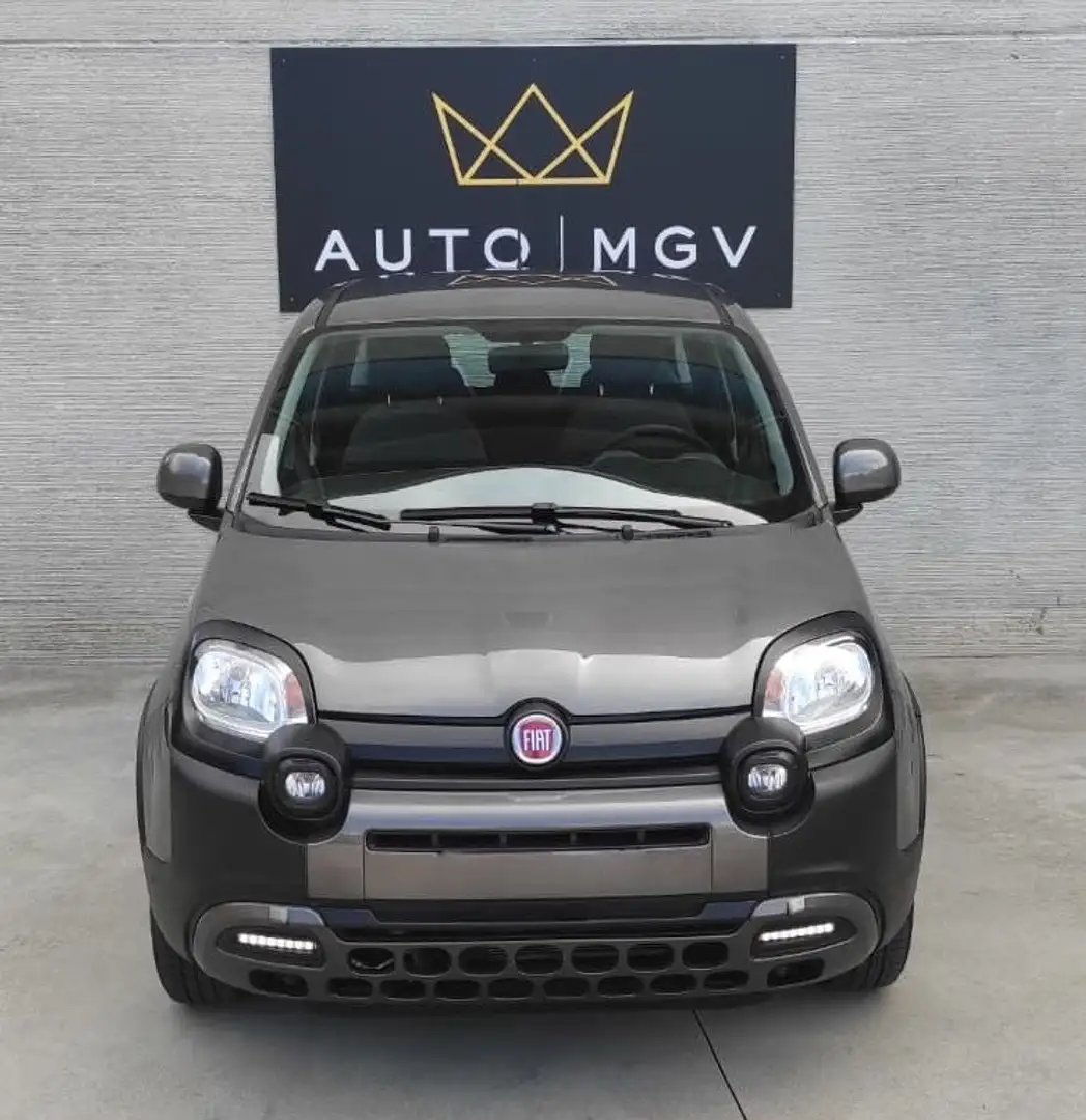 Fiat Panda Panda 1.0 firefly hybrid City Cross s&s 70cv*PROMO Grijs - 2