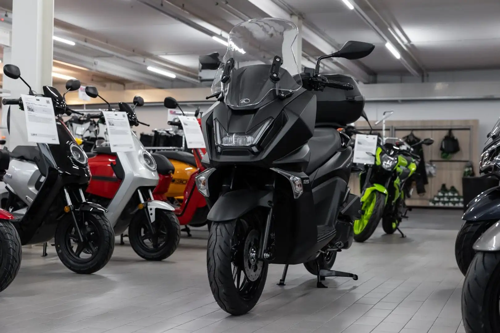 Kymco SKY TOWN 125i ABS, Modell 2025, sofort lieferbar Чорний - 2
