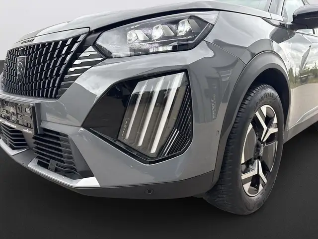 Peugeot 2008 view 9